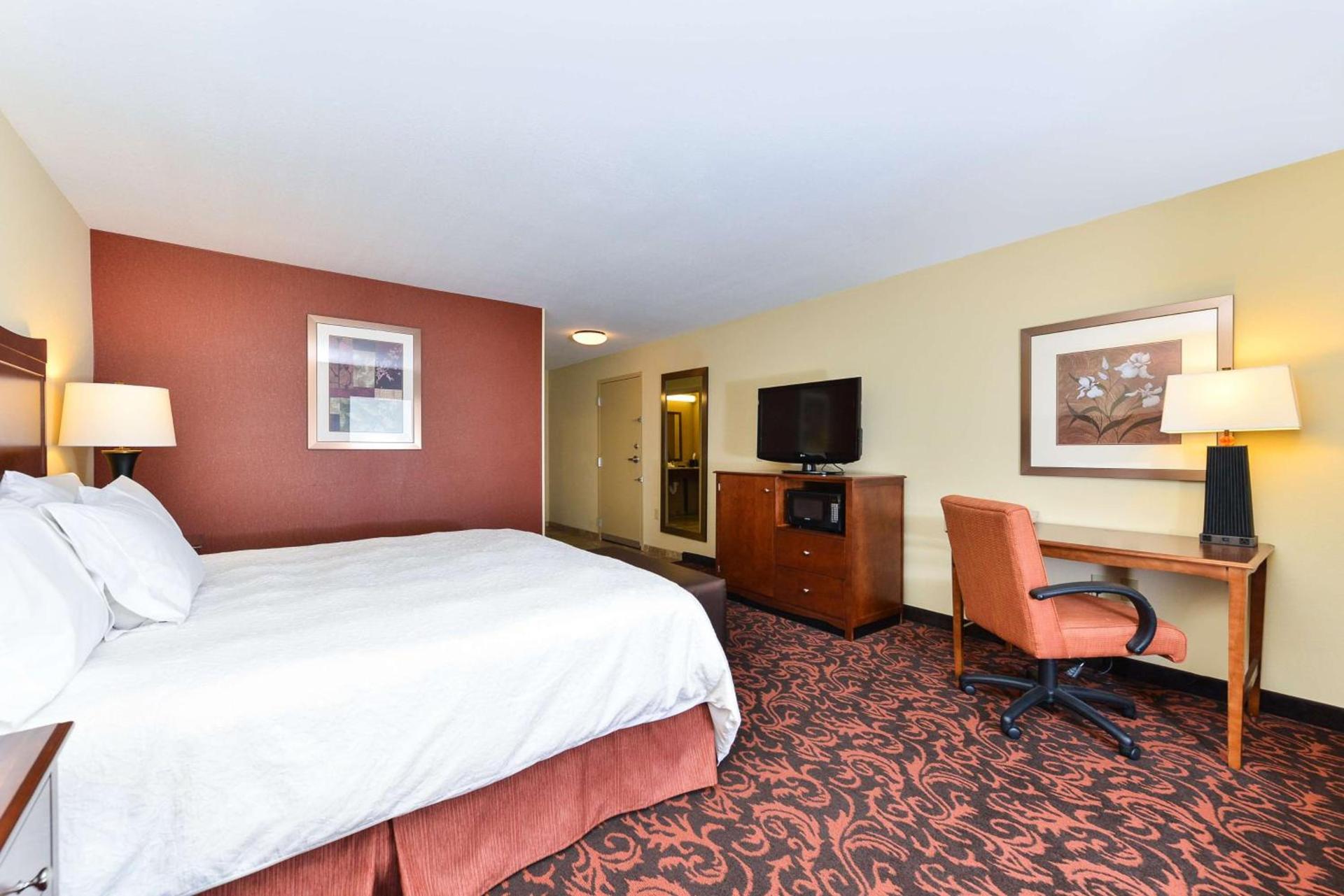 Hampton Inn Yorkville photo 27