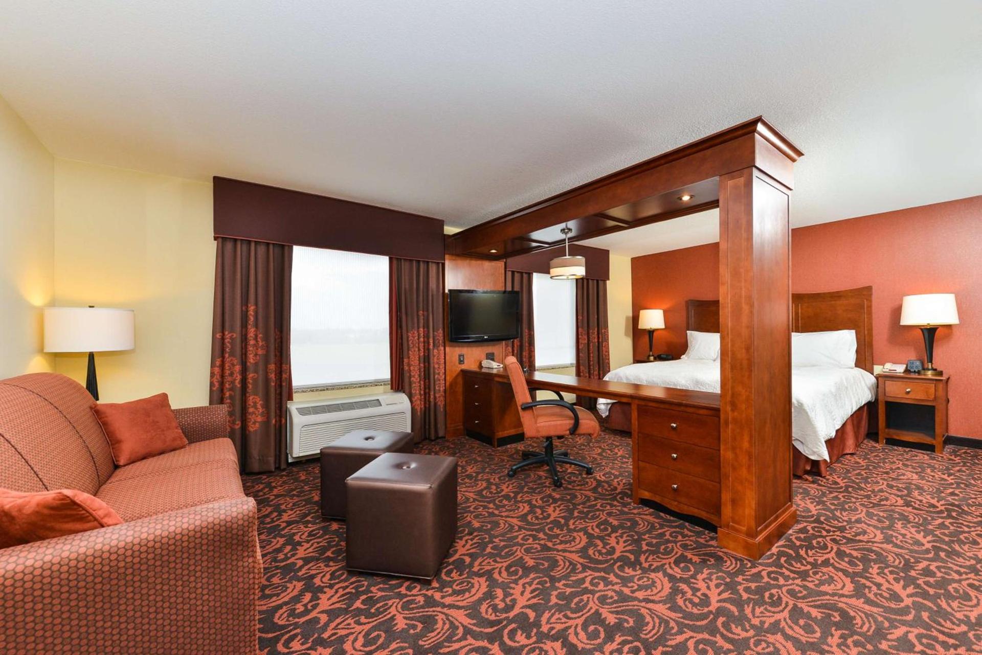 Hampton Inn Yorkville photo 25