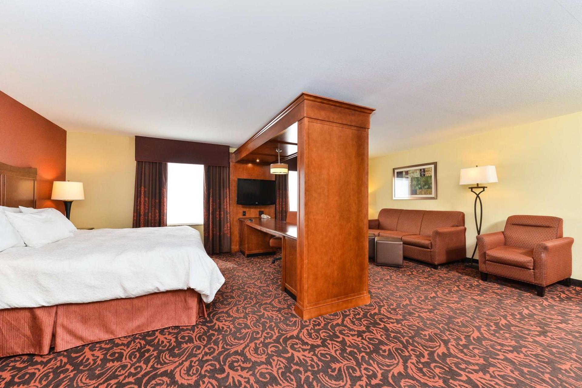 Hampton Inn Yorkville photo 29