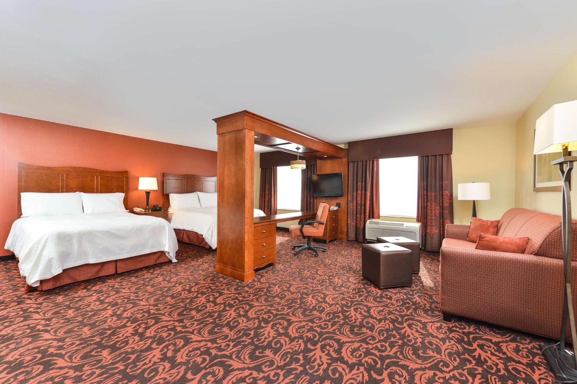 Hampton Inn Yorkville photo 31