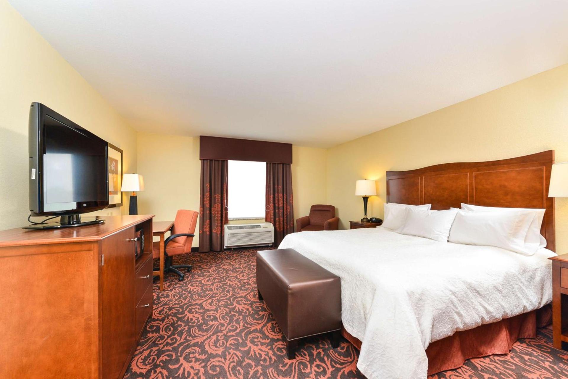 Hampton Inn Yorkville photo 33