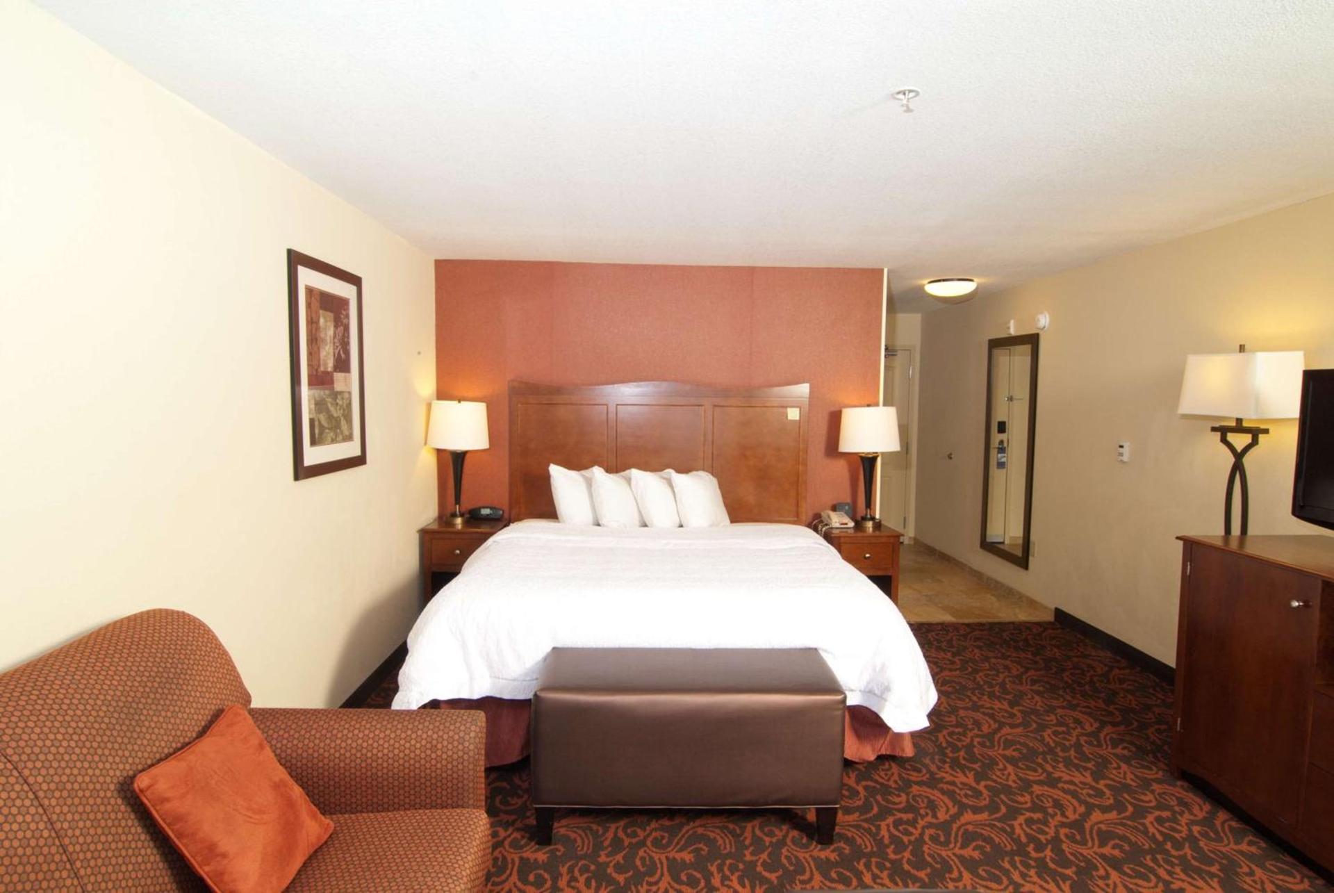 Hampton Inn Yorkville photo 42