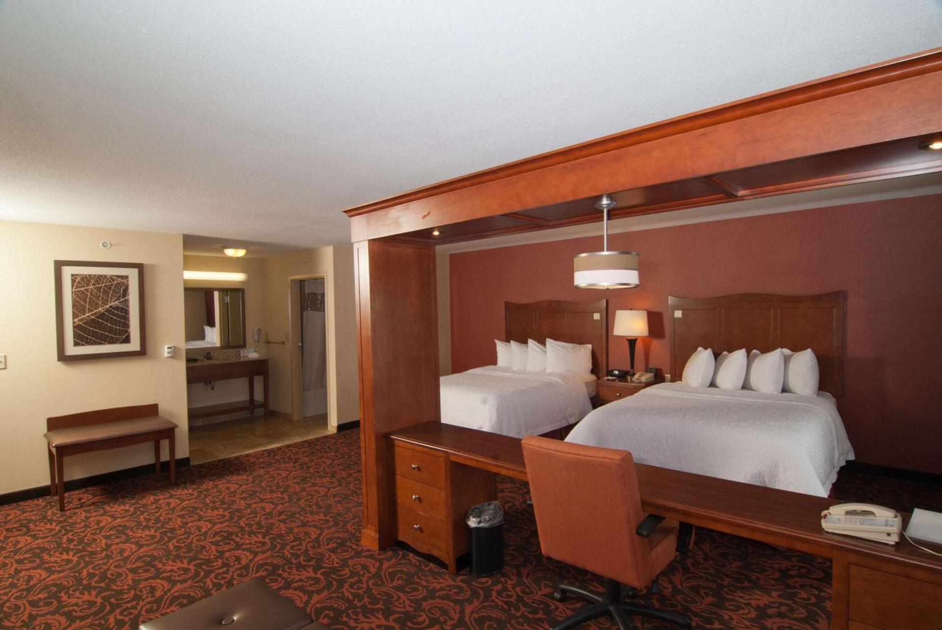Hampton Inn Yorkville photo 44