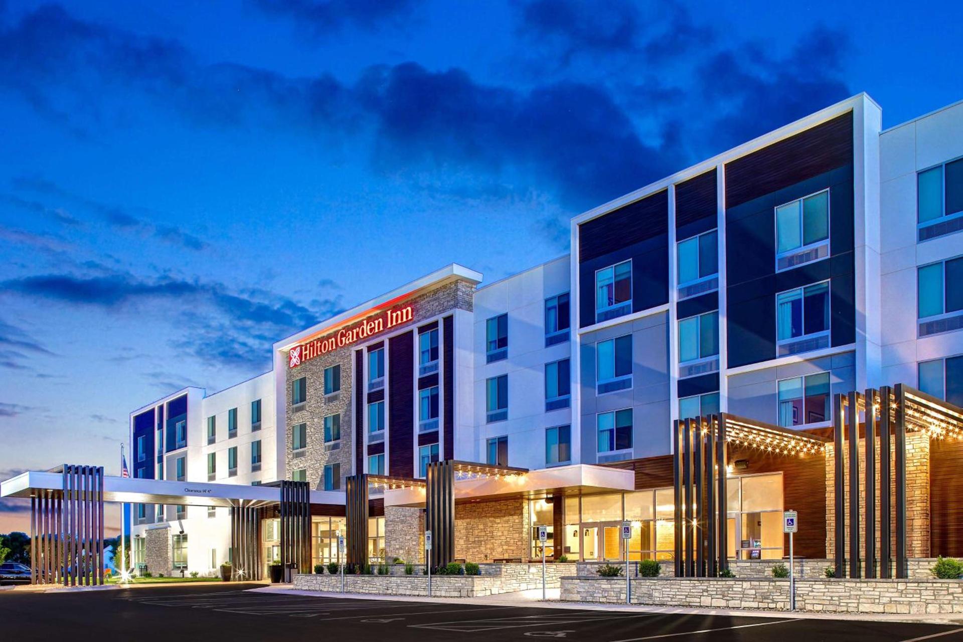 Hilton Garden Inn Cedar Rapids photo 1