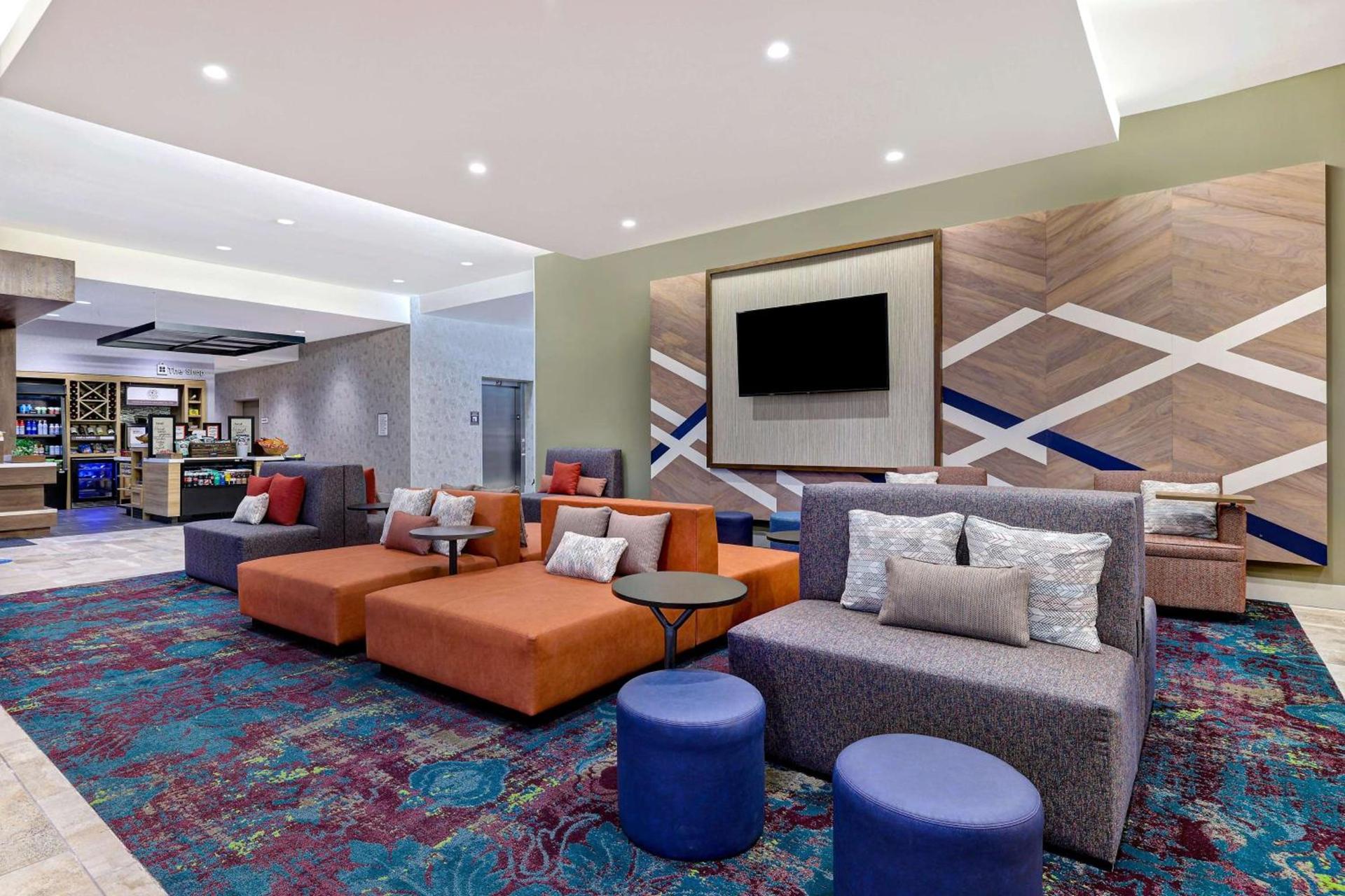 Hilton Garden Inn Cedar Rapids photo 8