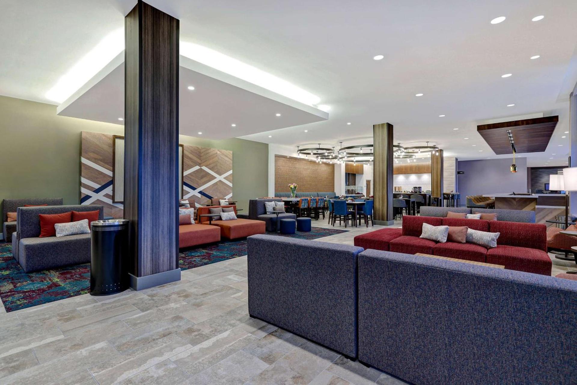 Hilton Garden Inn Cedar Rapids photo 9
