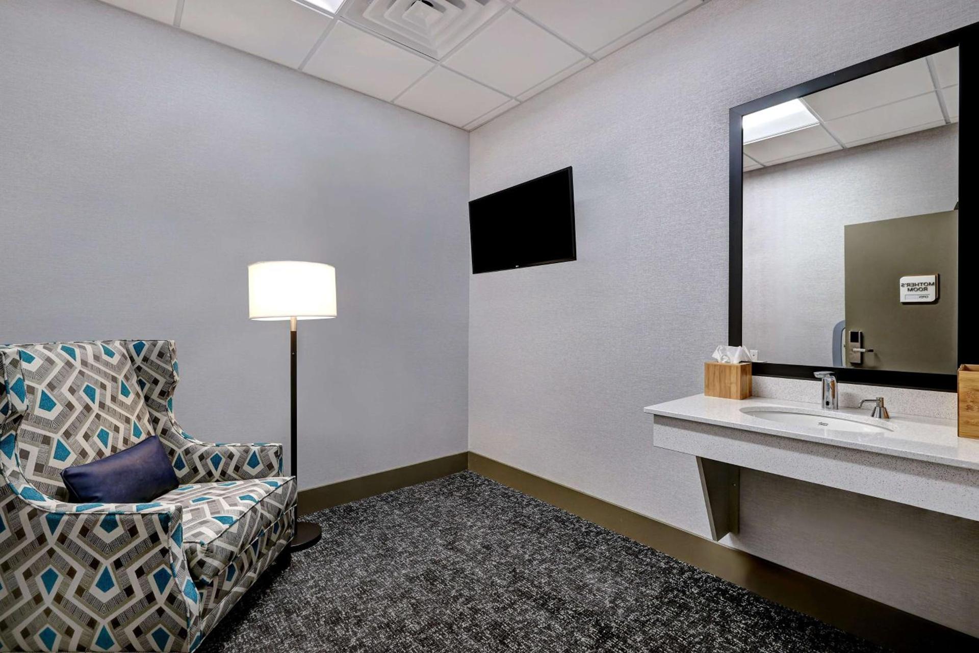 Hilton Garden Inn Cedar Rapids photo 29