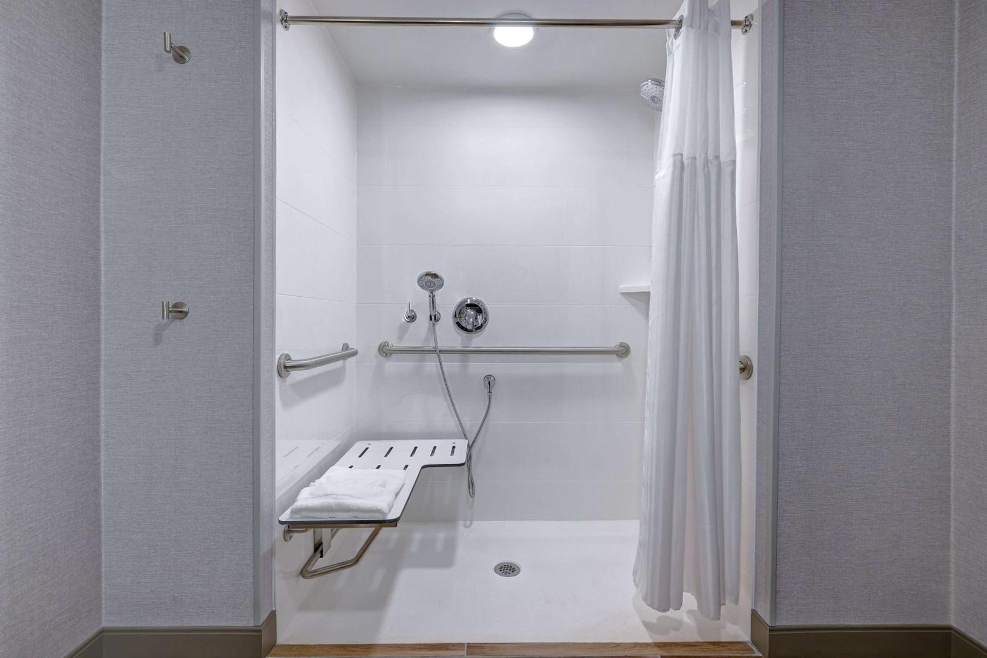 Hilton Garden Inn Cedar Rapids photo 33