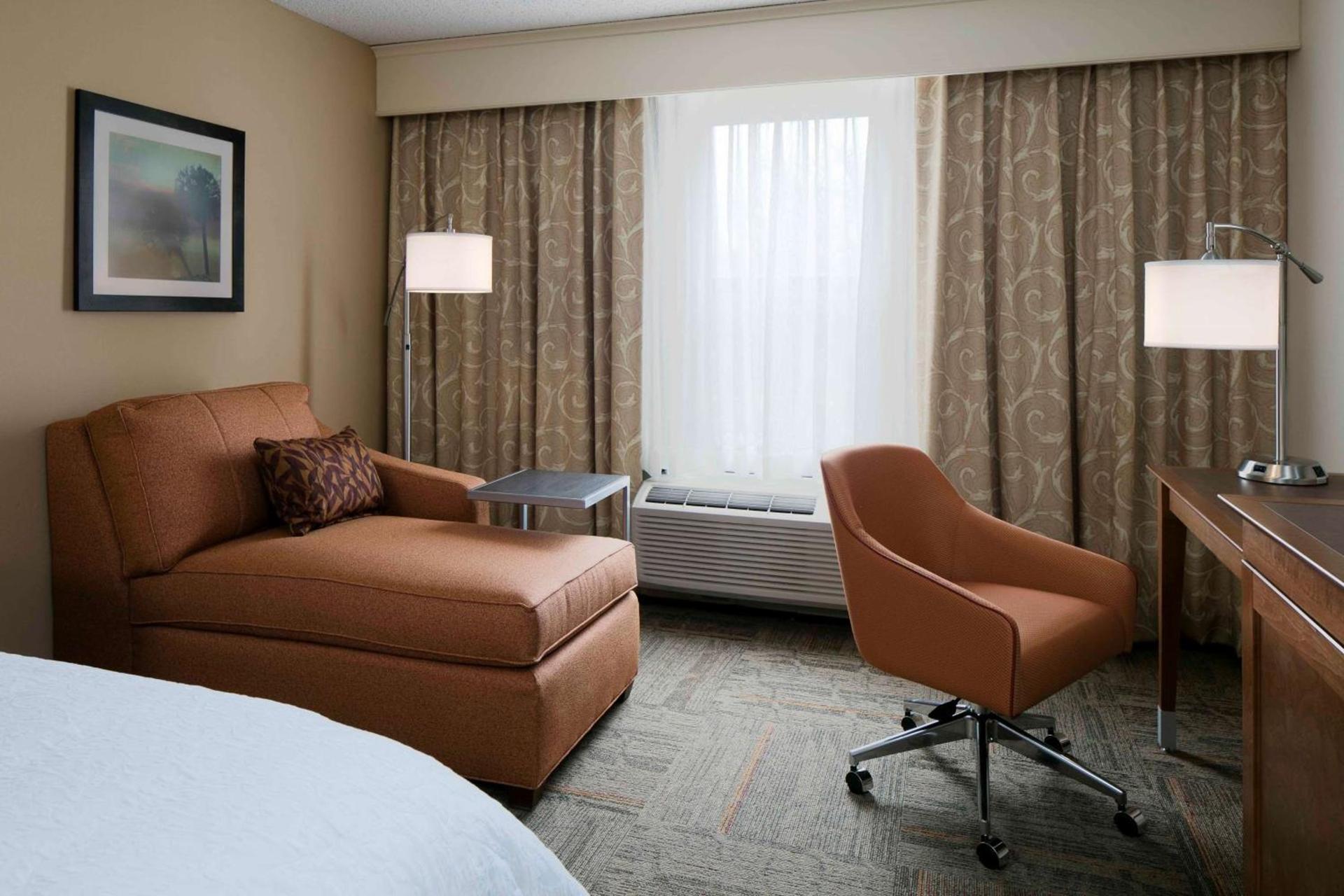 Hampton Inn Kansas City/Shawnee Mission photo 9