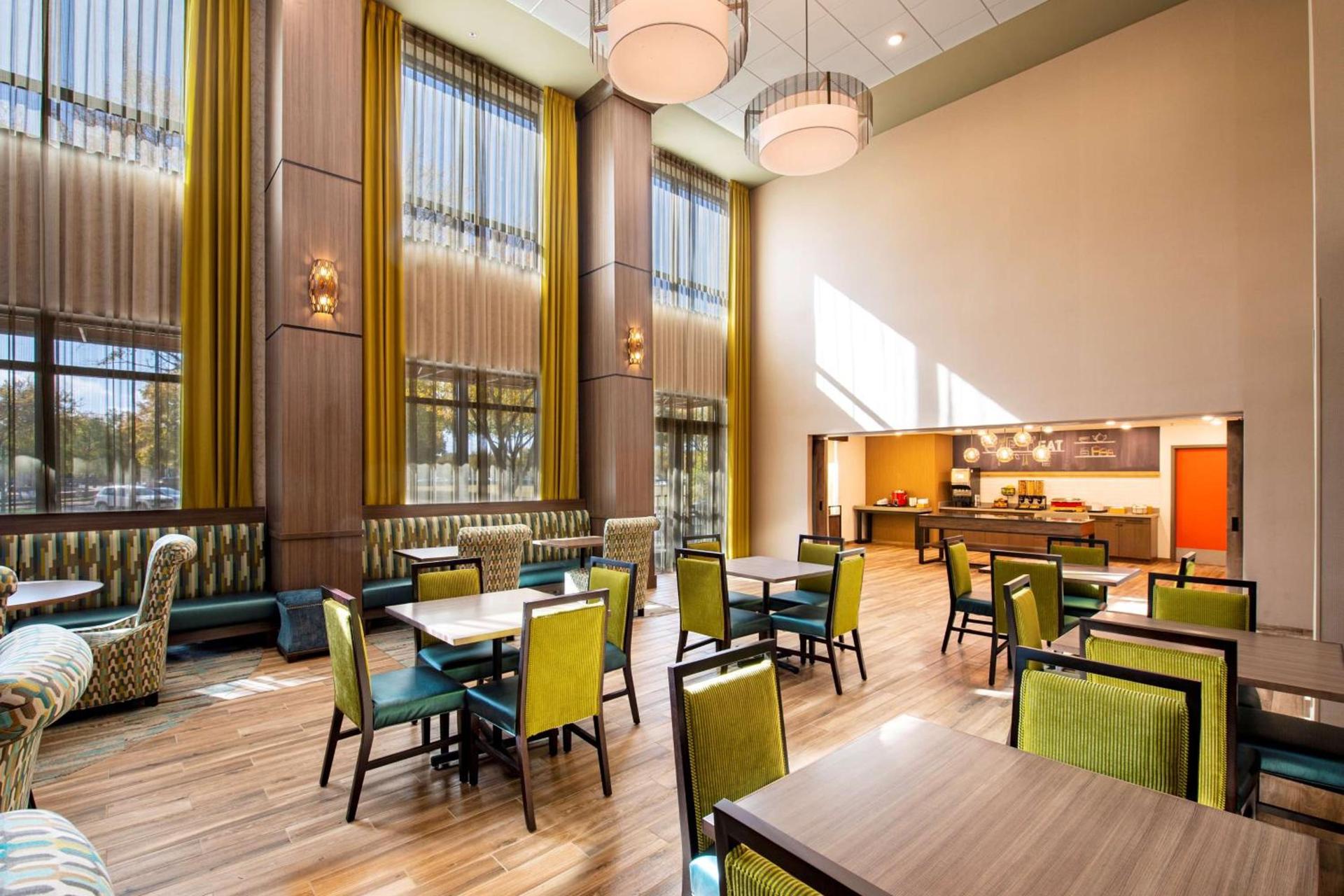 Hampton Inn & Suites Keller Town Center photo 11