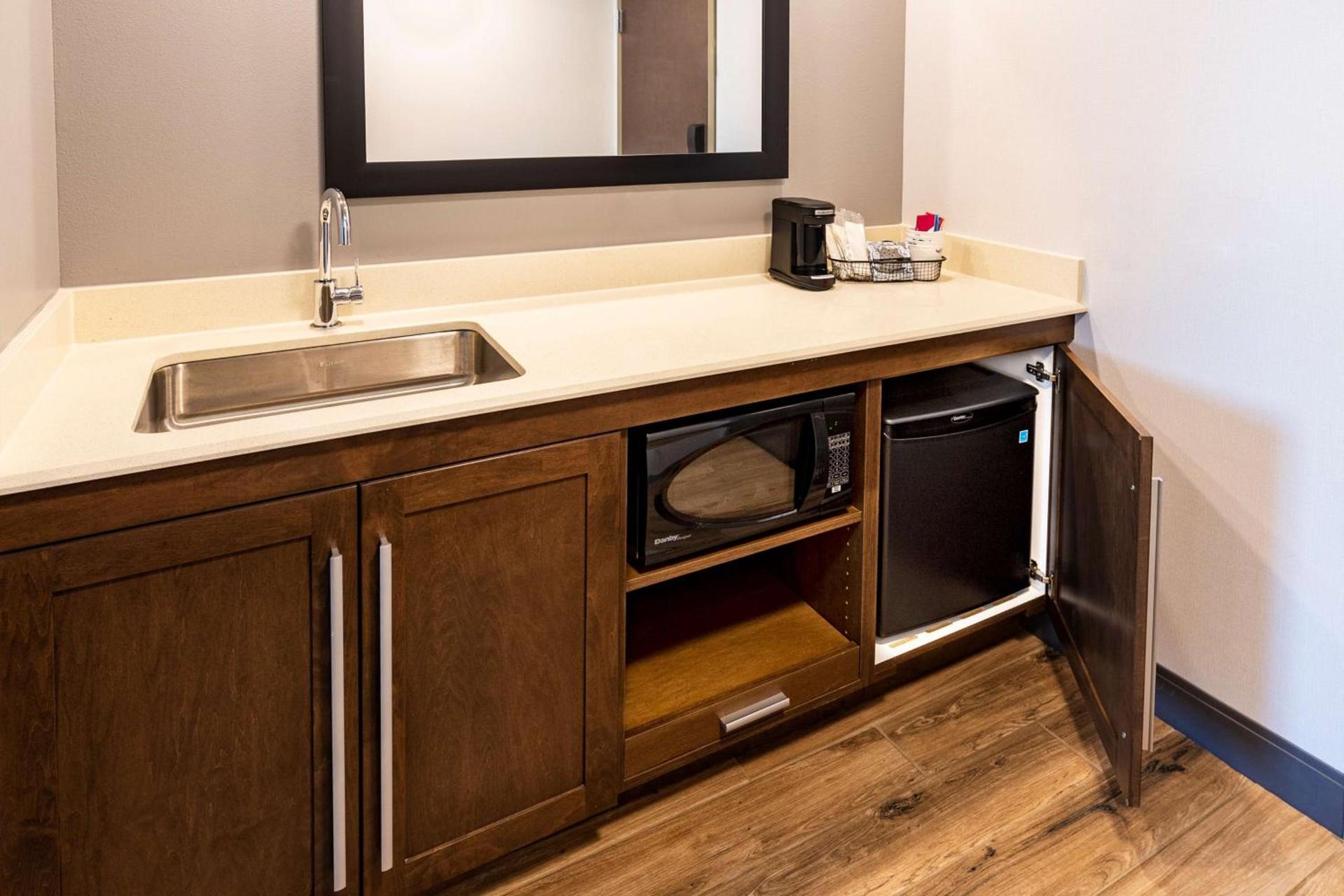 Hampton Inn & Suites Keller Town Center photo 26