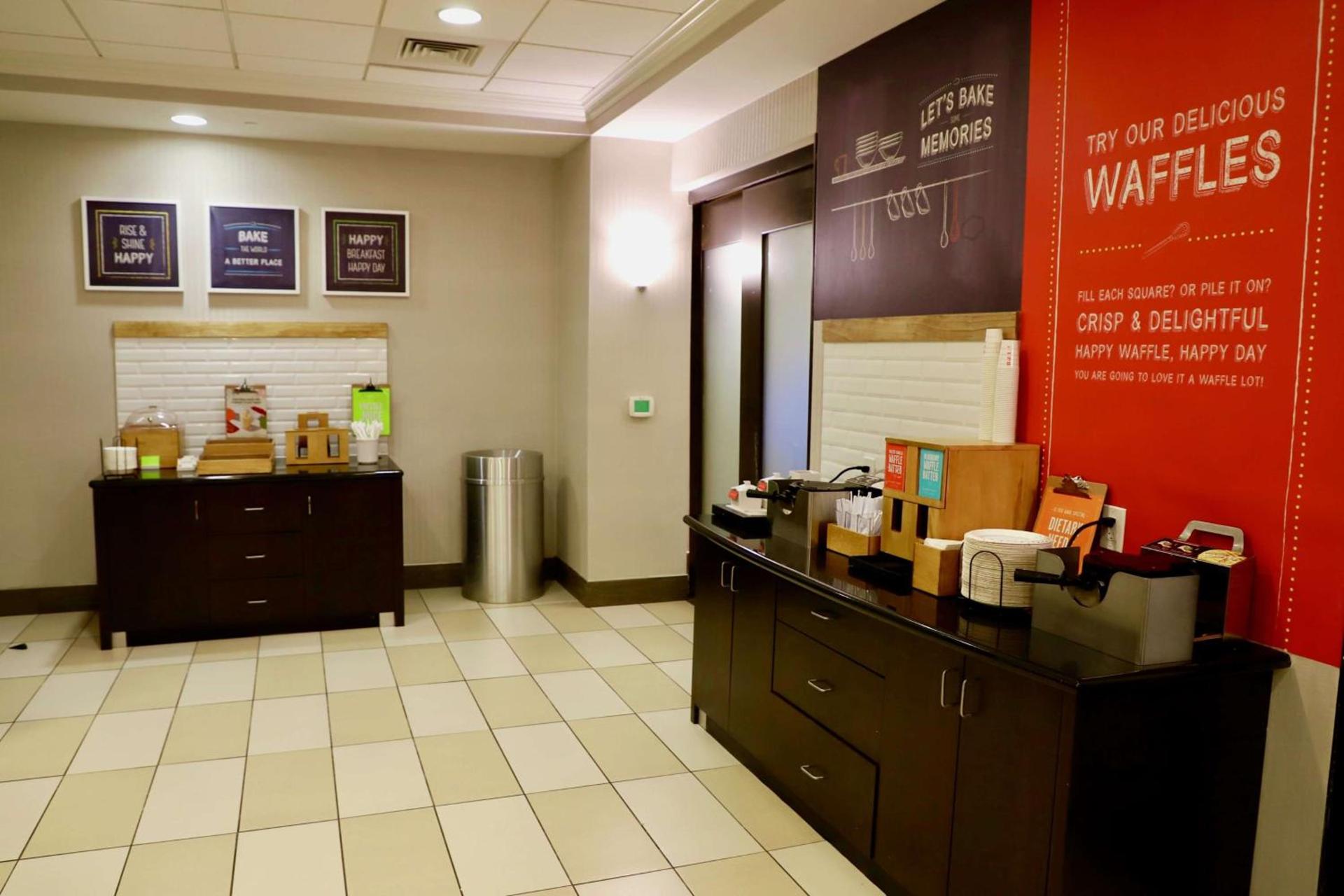 Hampton Inn Doylestown photo 12