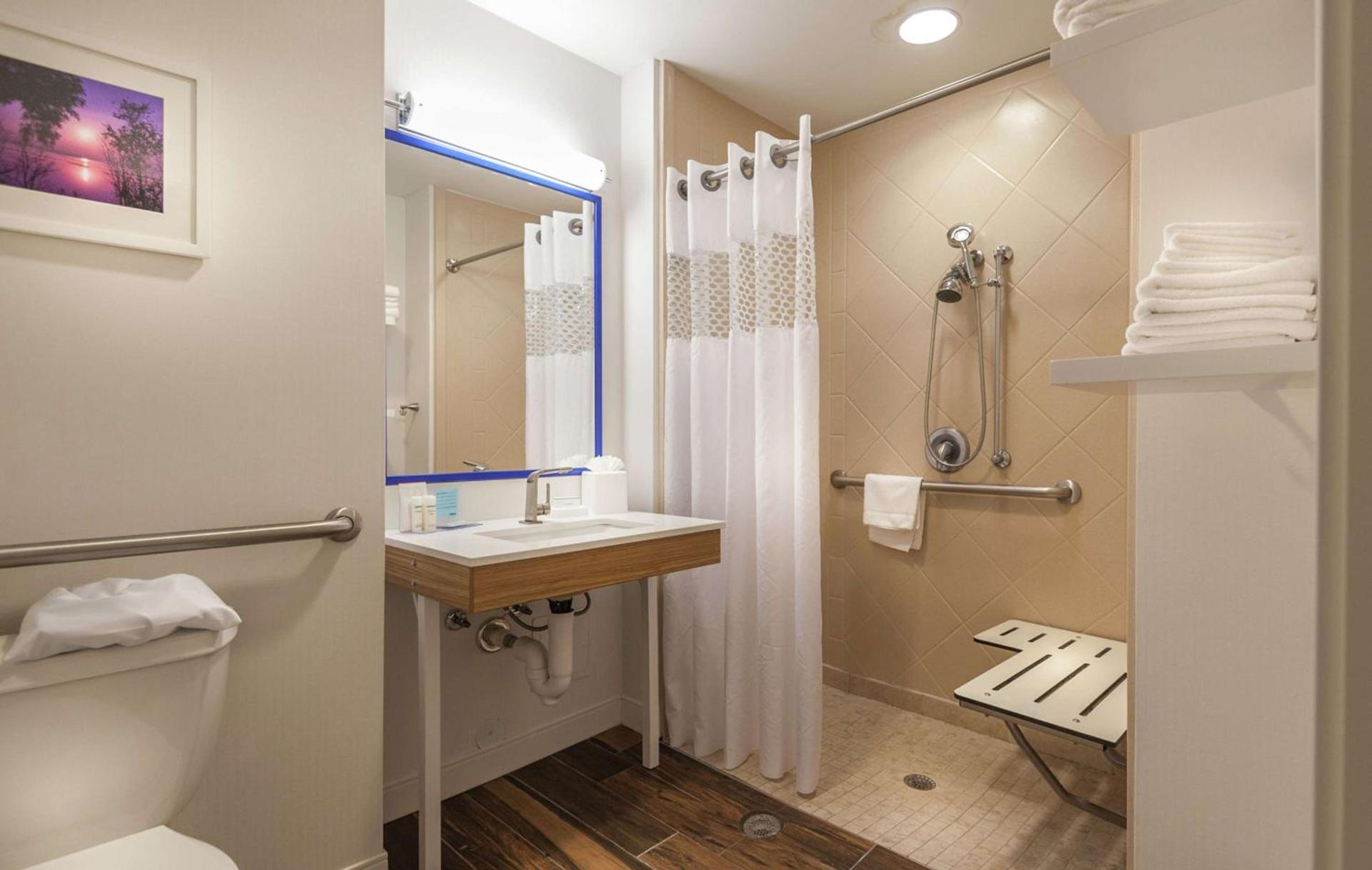 Hampton Inn Doylestown photo 21