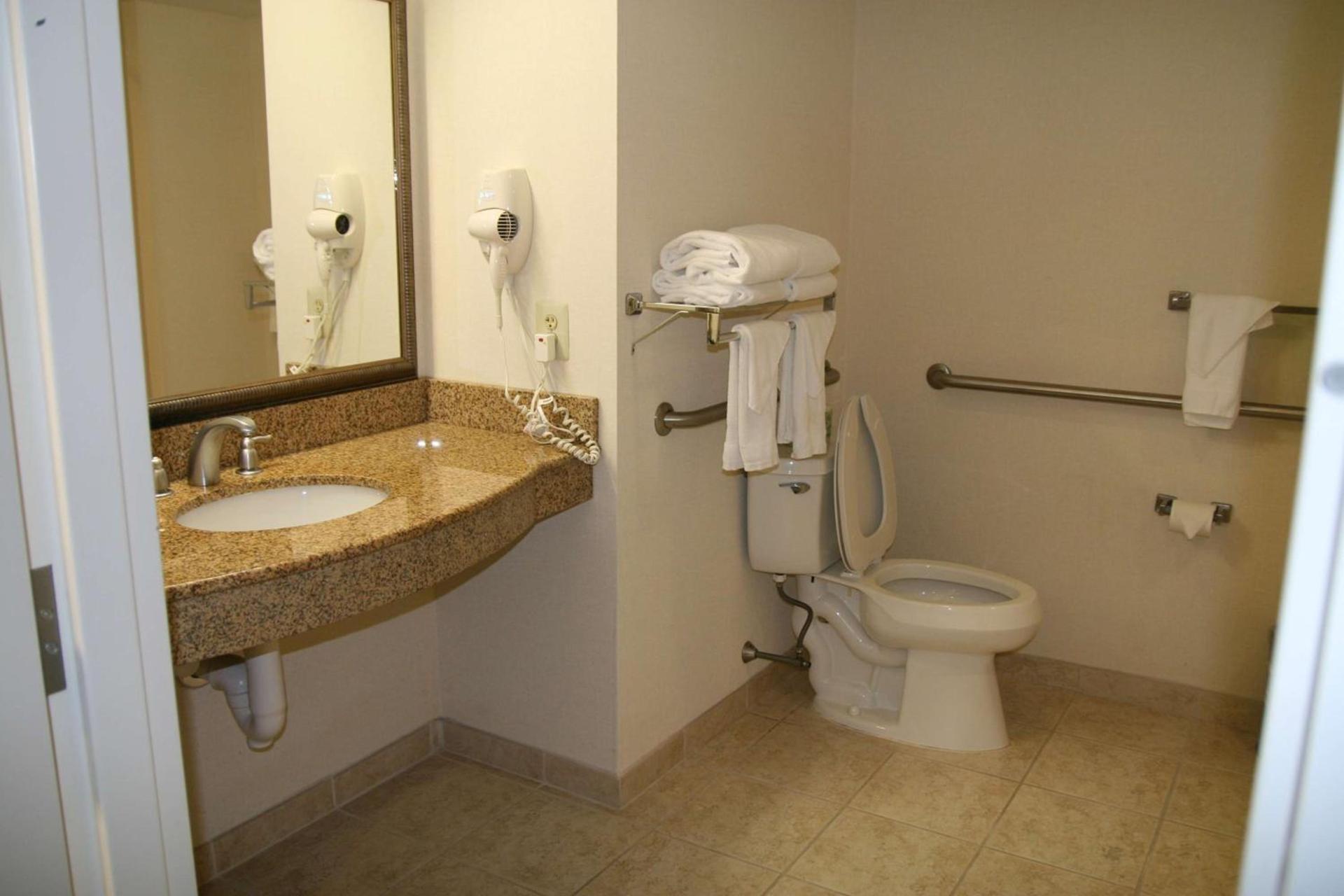 Hampton Inn Doylestown photo 26