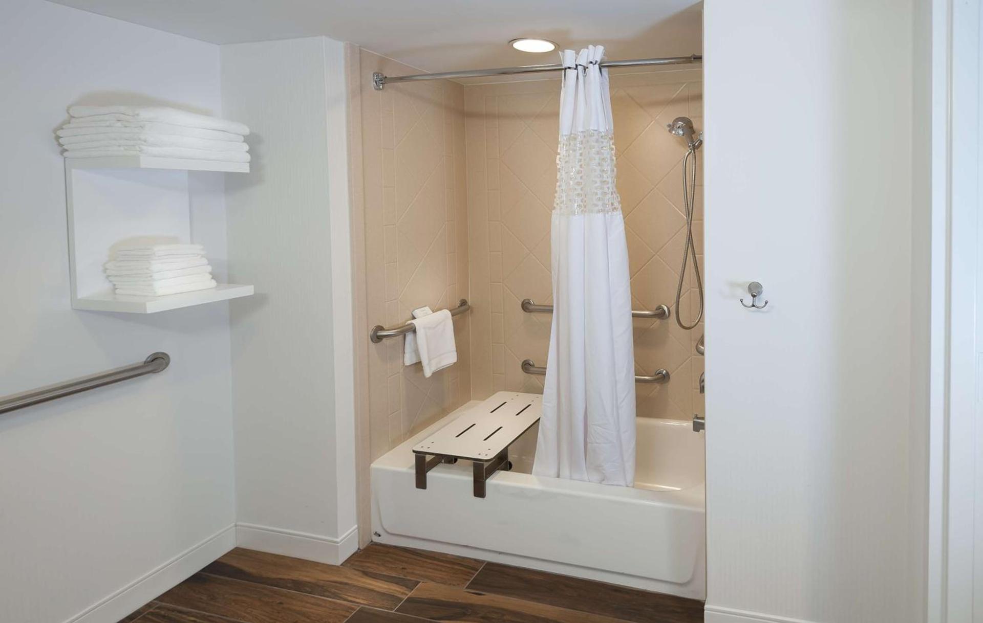 Hampton Inn Doylestown photo 35