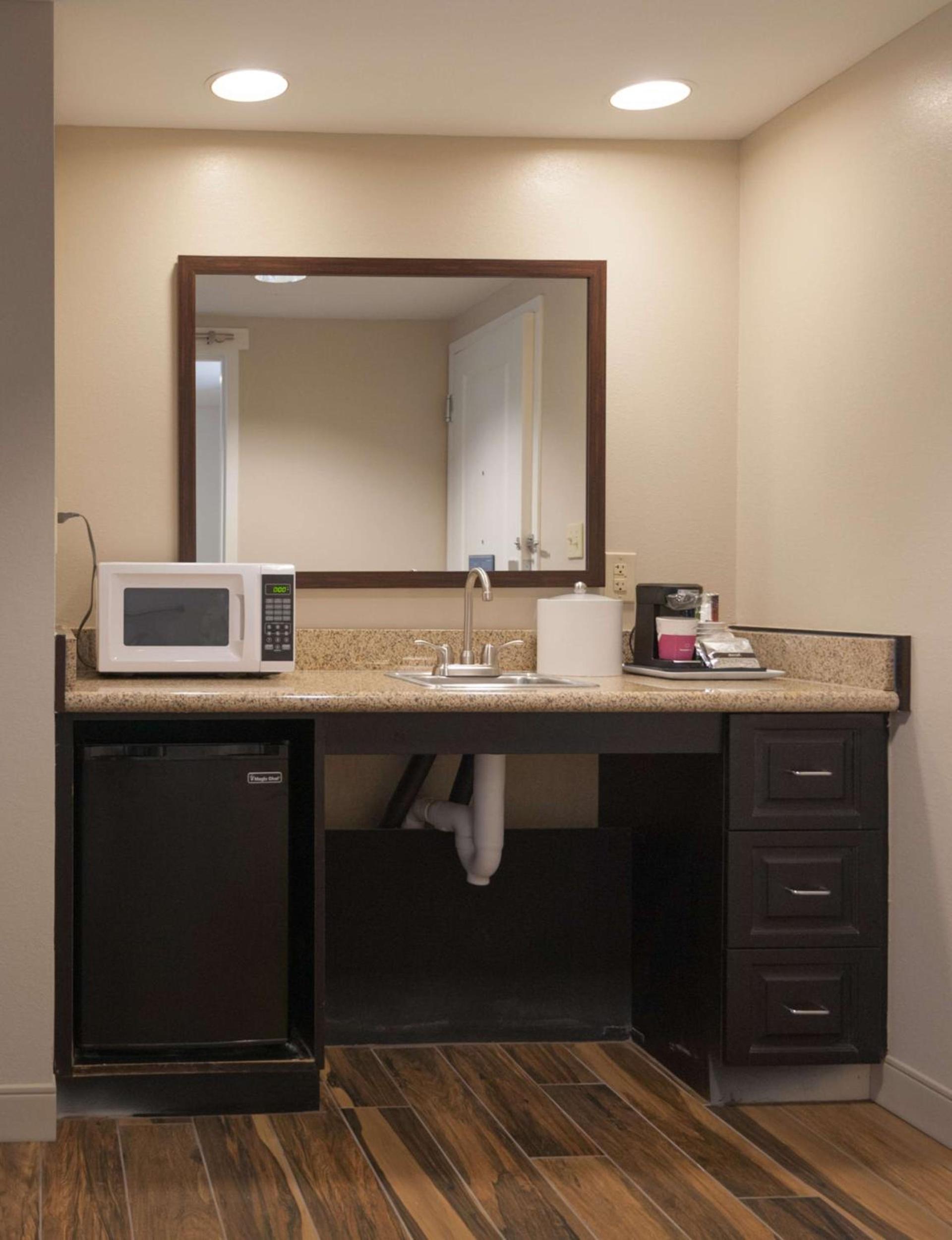 Hampton Inn Doylestown photo 42