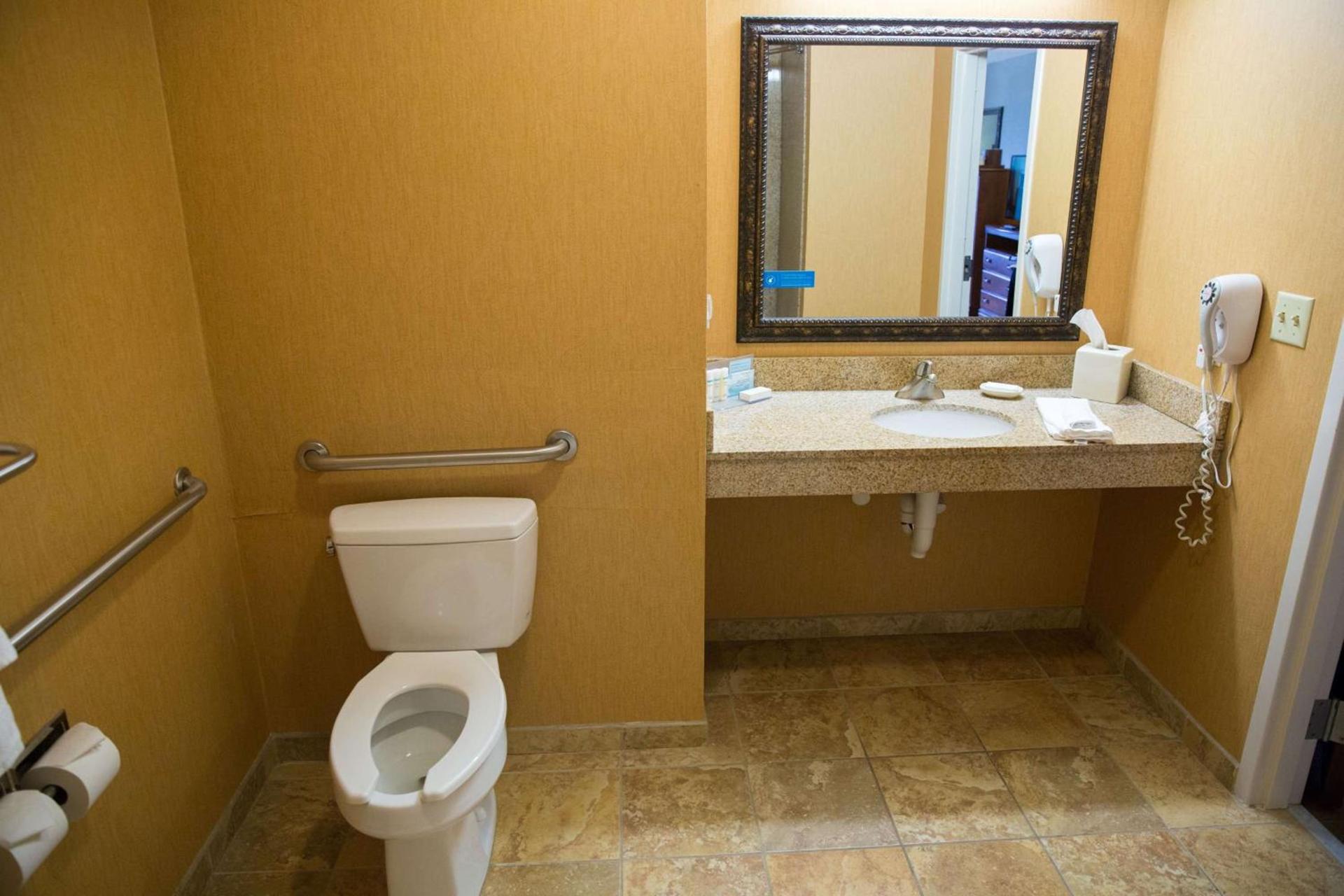 Hampton Inn & Suites Grenada photo 15