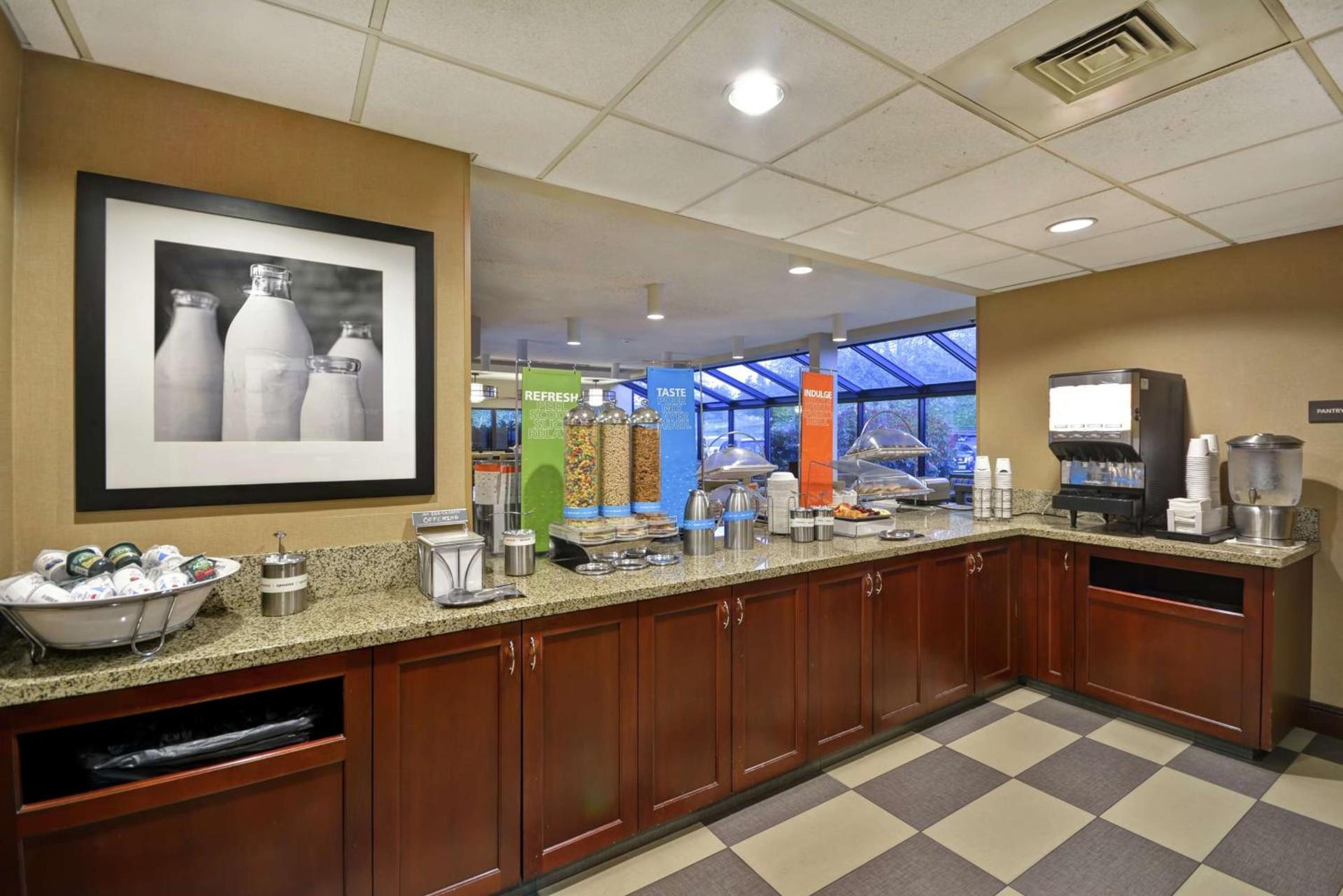 Hampton Inn Seattle/Southcenter photo 7