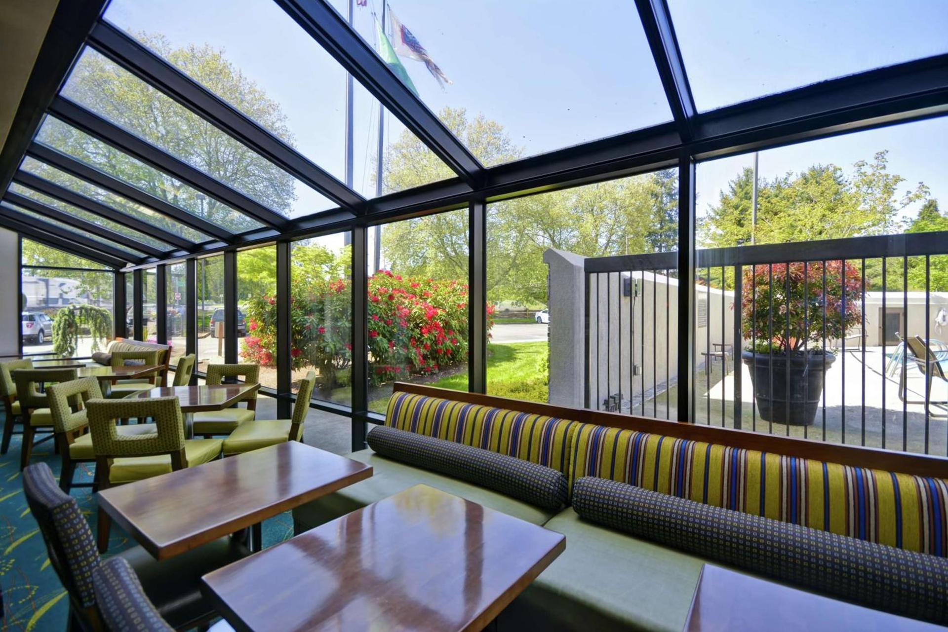 Hampton Inn Seattle/Southcenter photo 11
