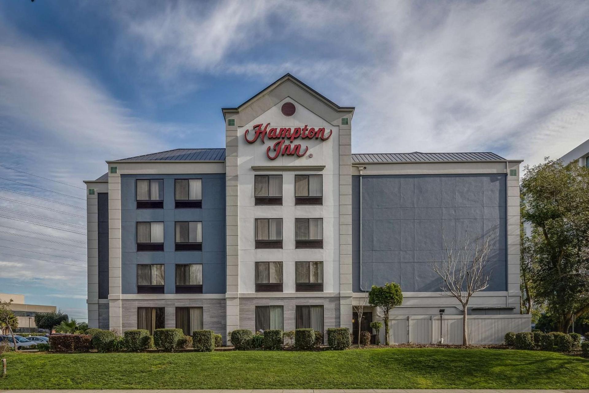 Hampton Inn San Francisco Airport photo 3