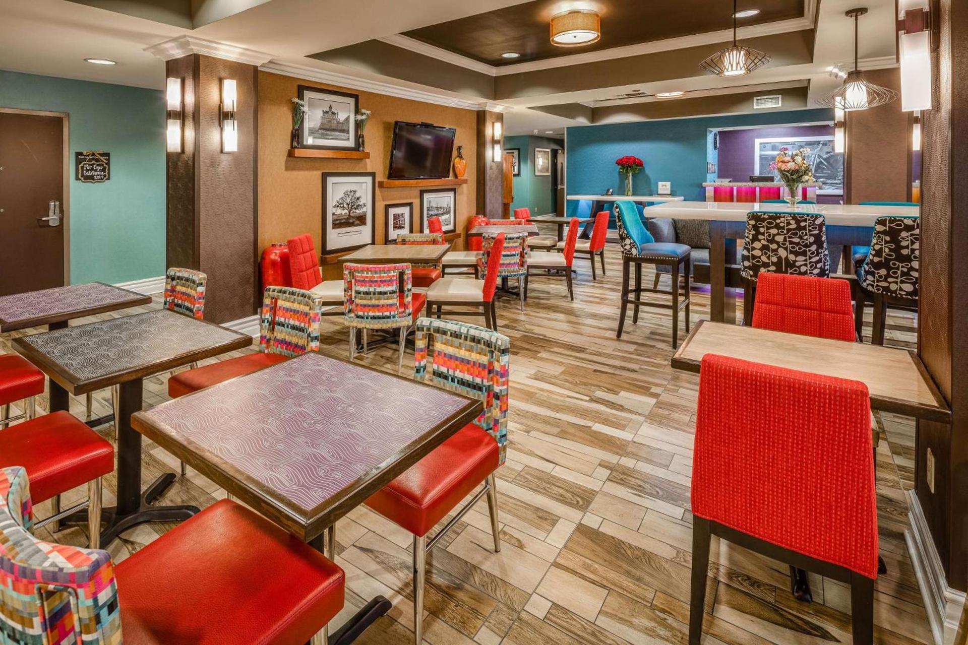 Hampton Inn San Francisco Airport photo 18