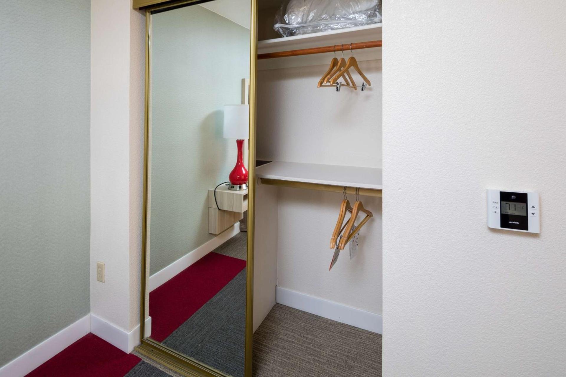 Hampton Inn San Francisco Airport photo 43