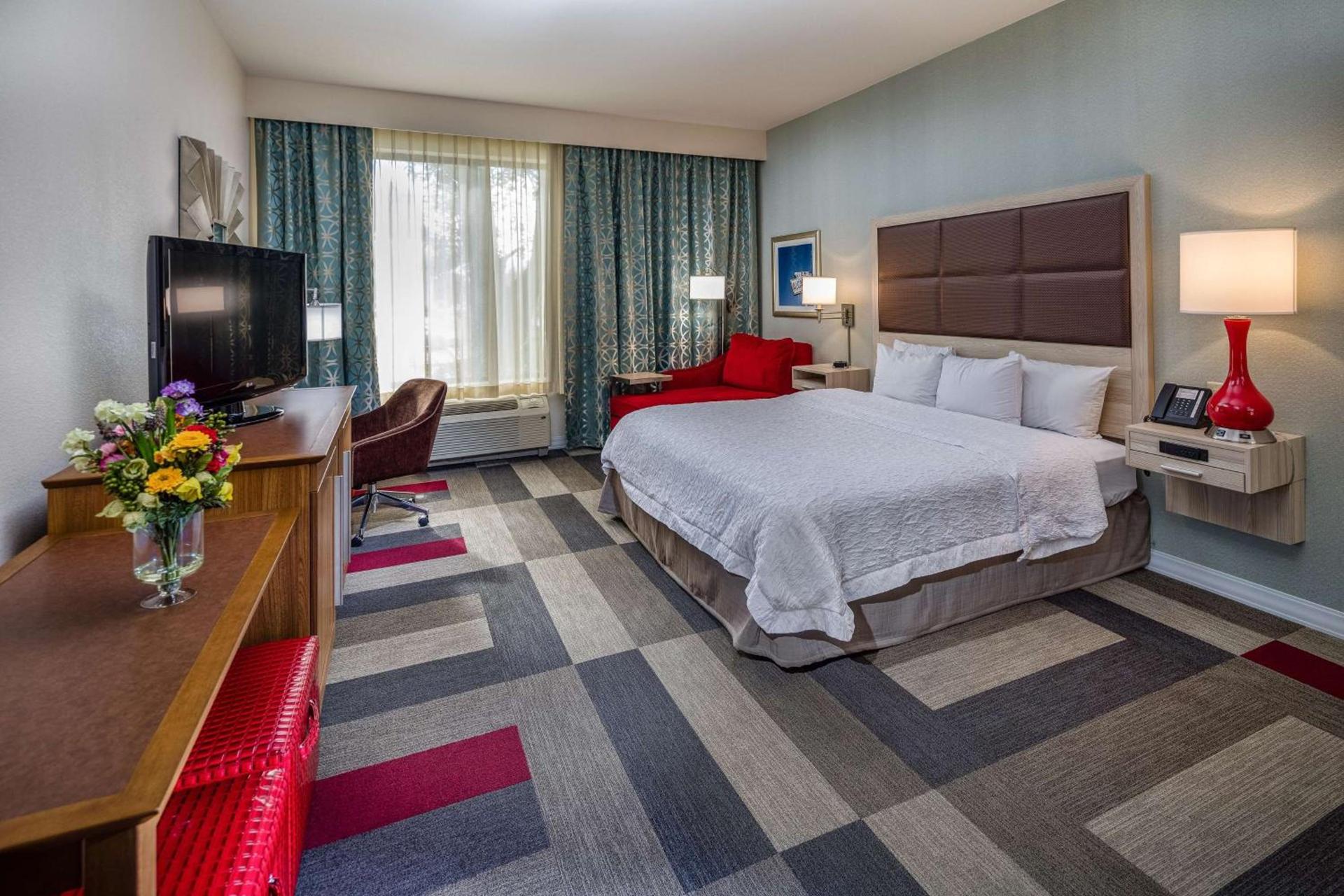 Hampton Inn San Francisco Airport photo 51