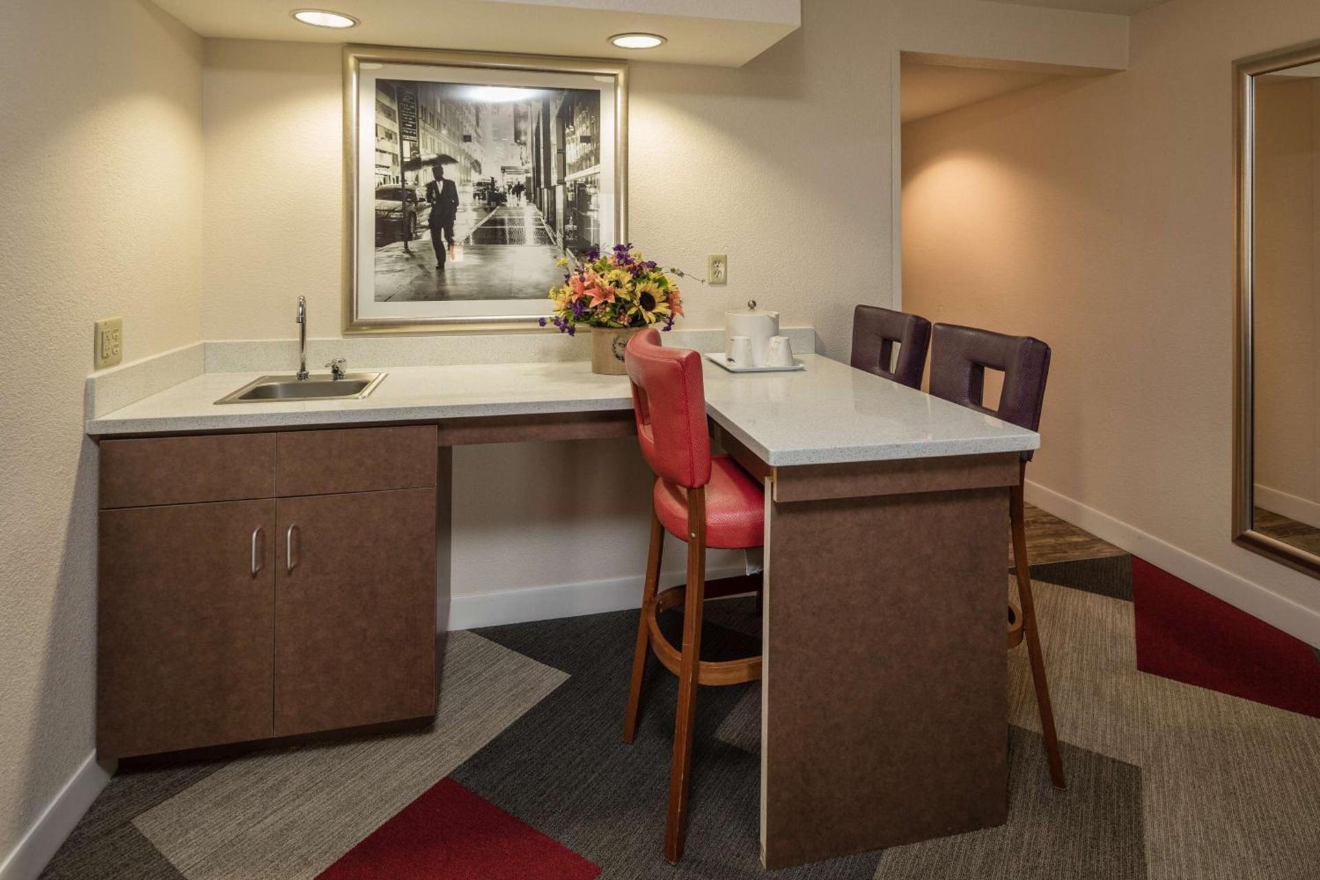 Hampton Inn San Francisco Airport photo 57