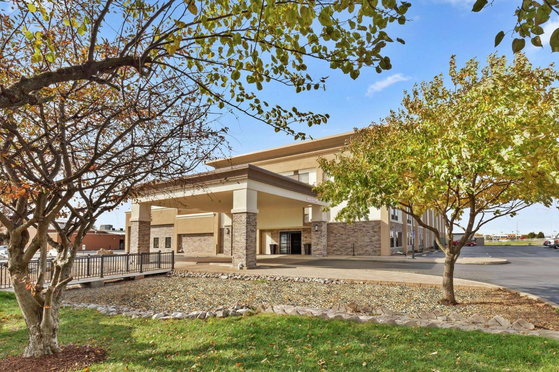 Hampton Inn St. Louis/Collinsville photo 3