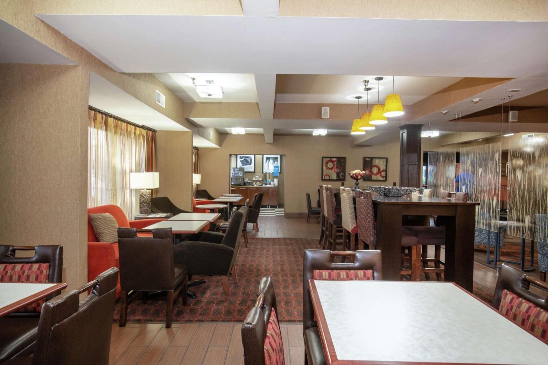 Hampton Inn St. Louis/Collinsville photo 11