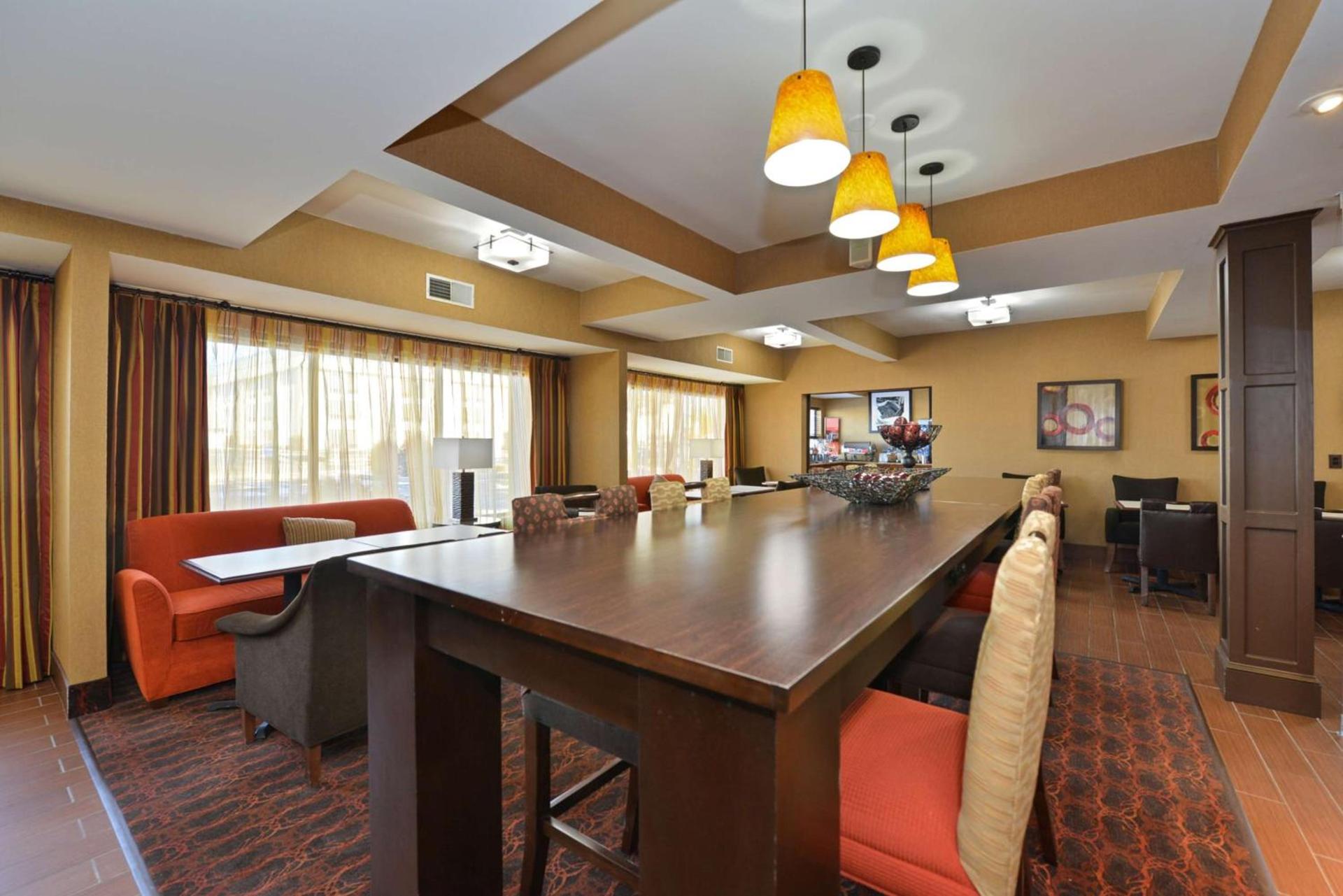 Hampton Inn St. Louis/Collinsville photo 12