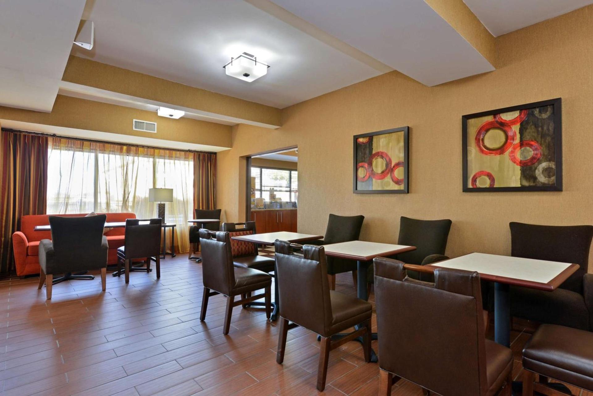 Hampton Inn St. Louis/Collinsville photo 13