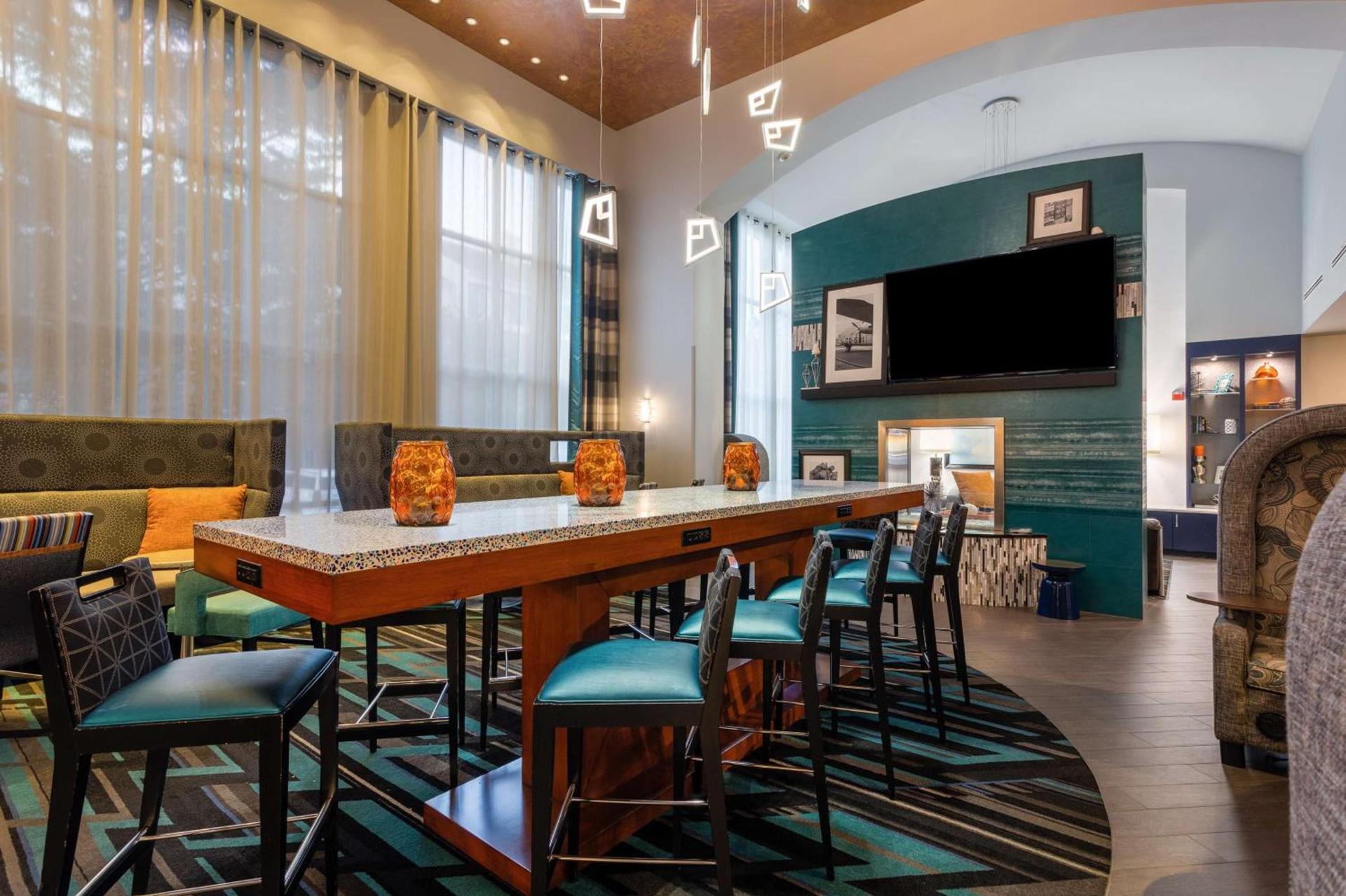Hampton Inn & Suites Herndon-Reston photo 4