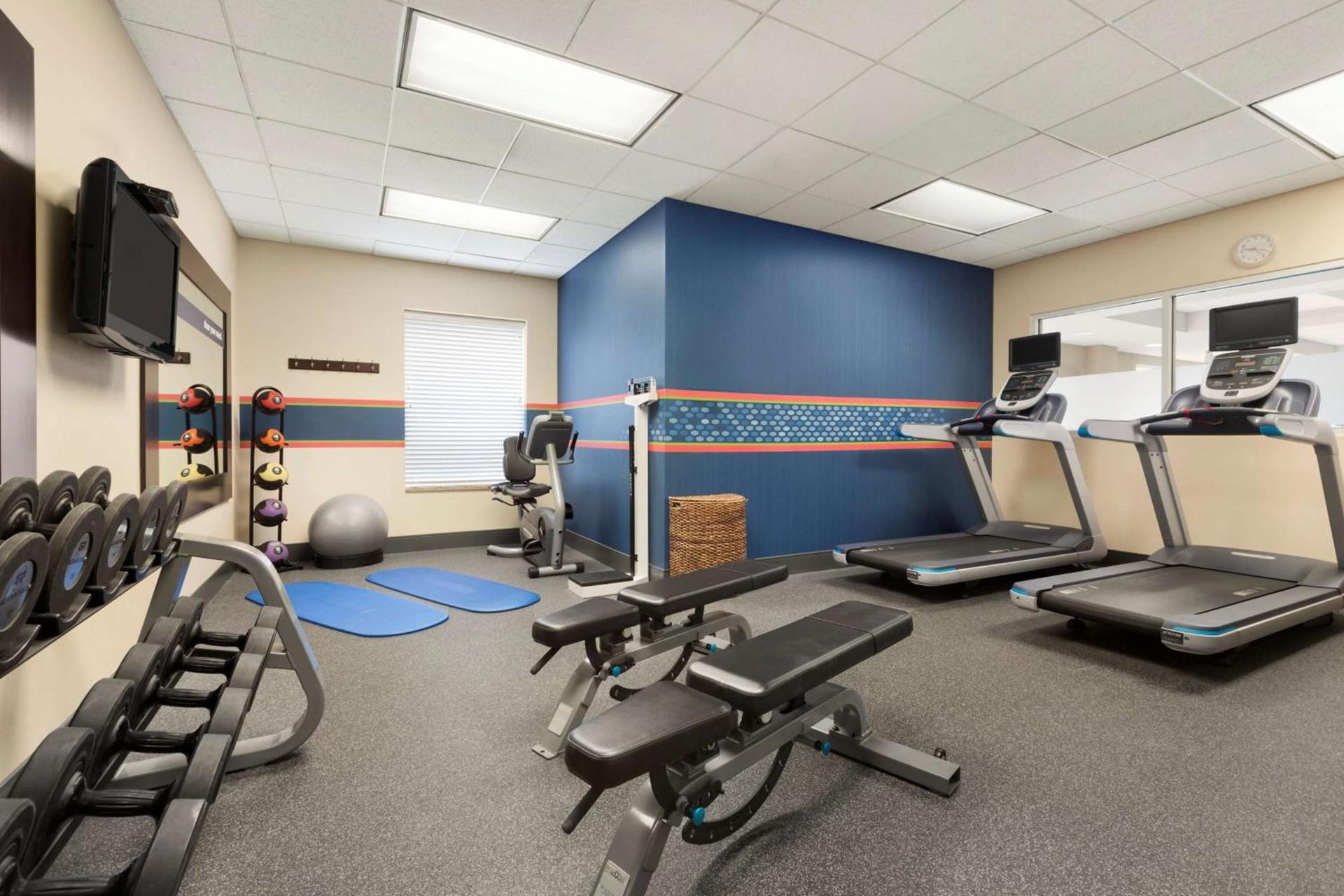 Hampton Inn & Suites Herndon-Reston photo 11