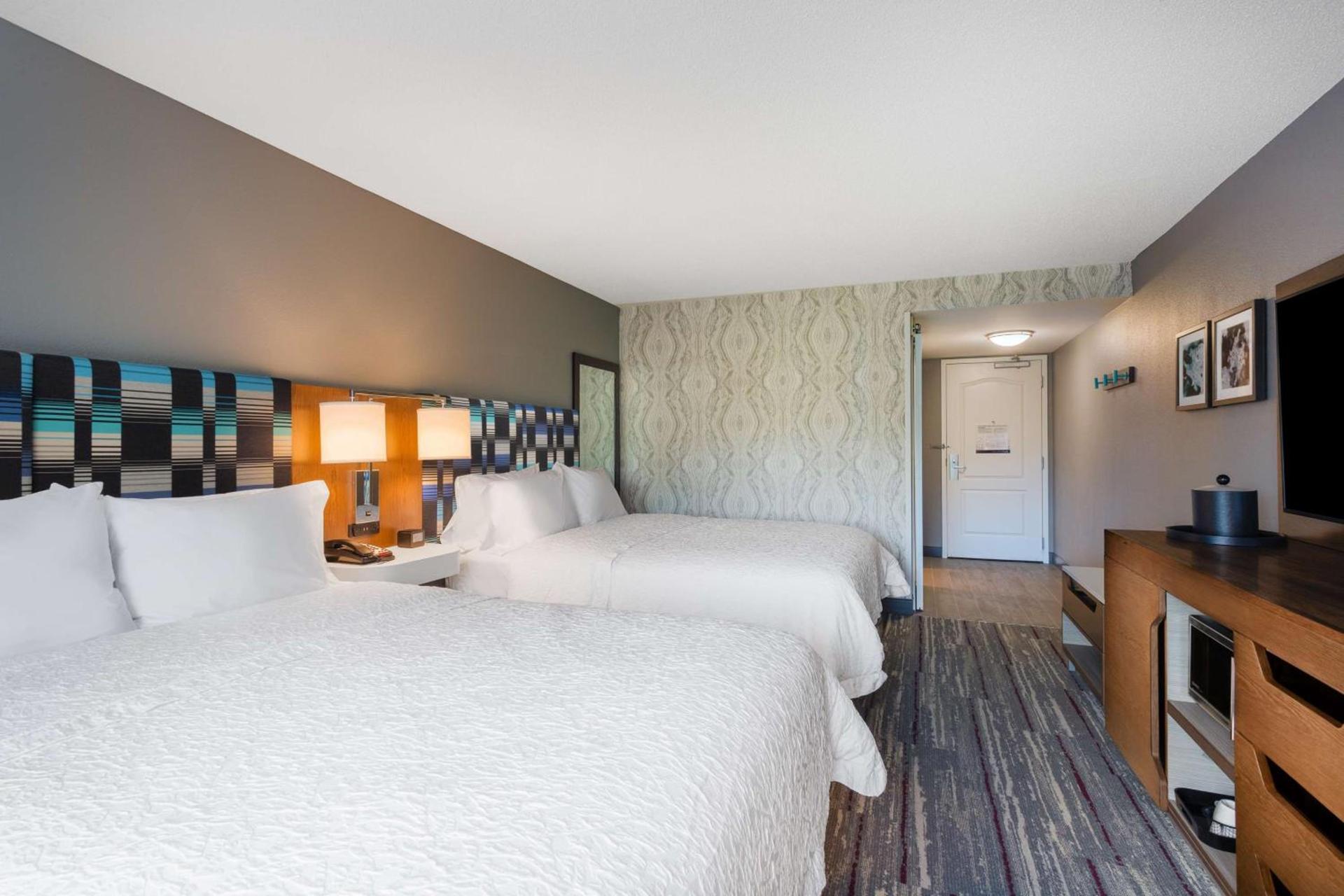 Hampton Inn & Suites Herndon-Reston photo 13