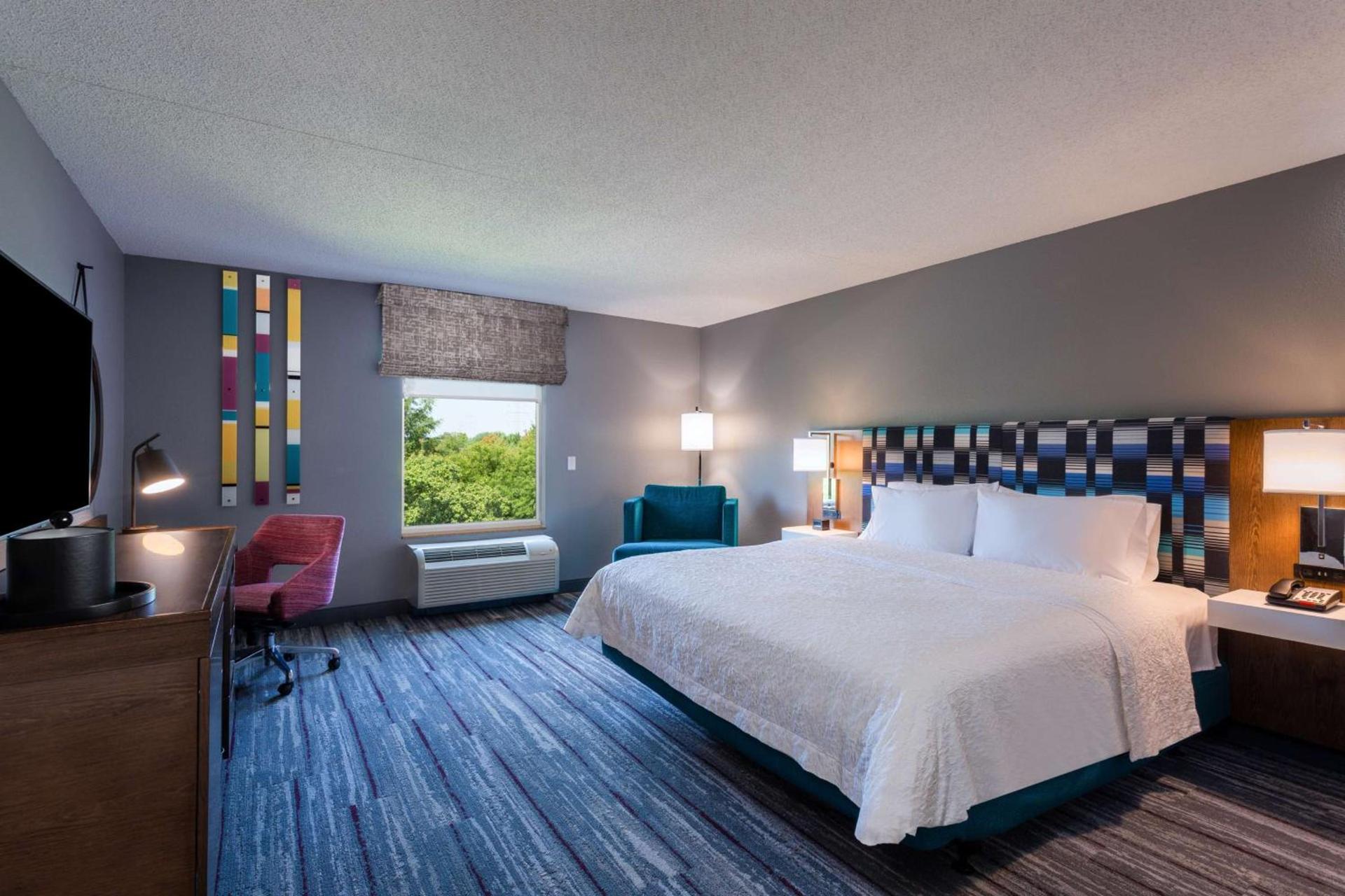 Hampton Inn & Suites Herndon-Reston photo 15