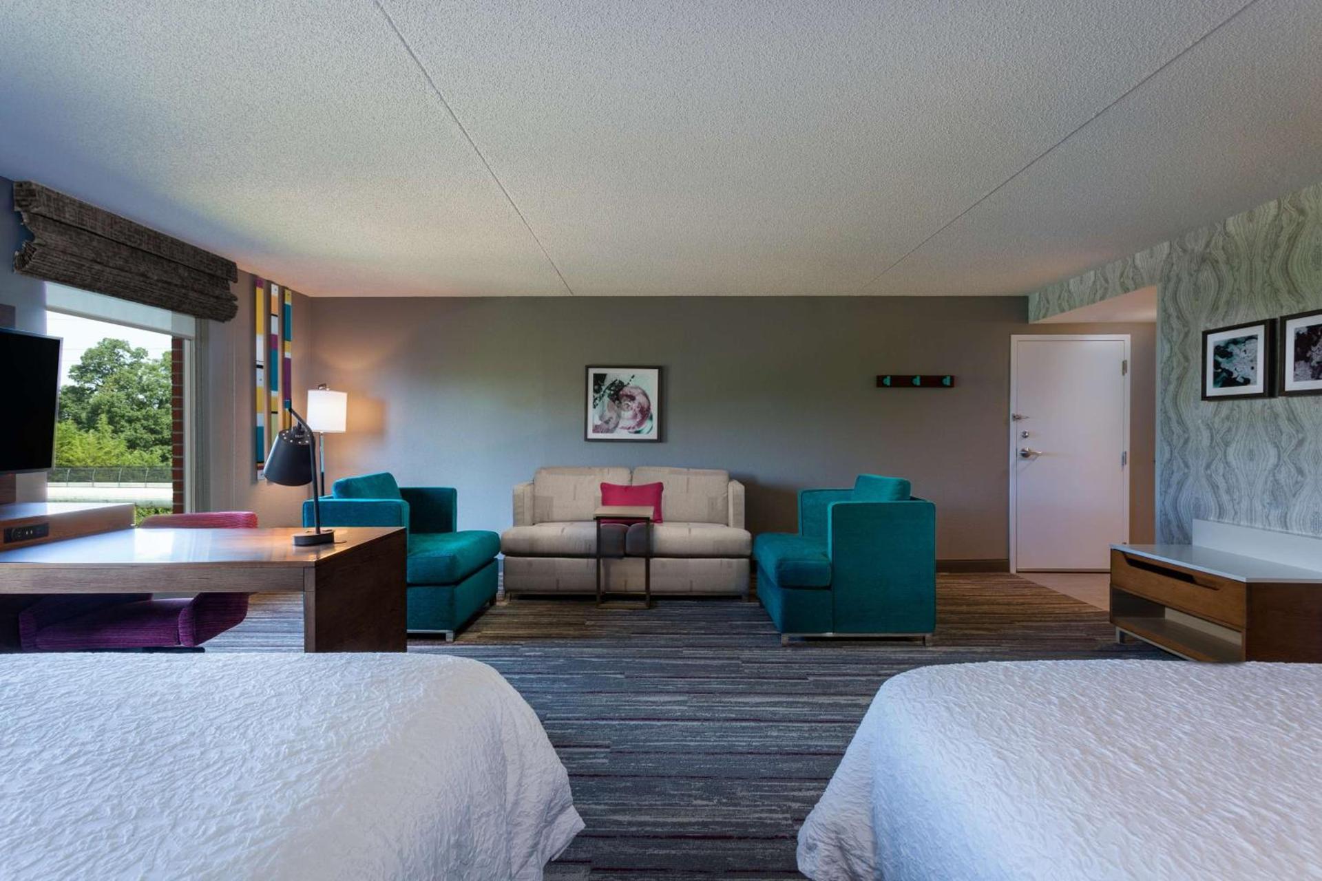 Hampton Inn & Suites Herndon-Reston photo 17