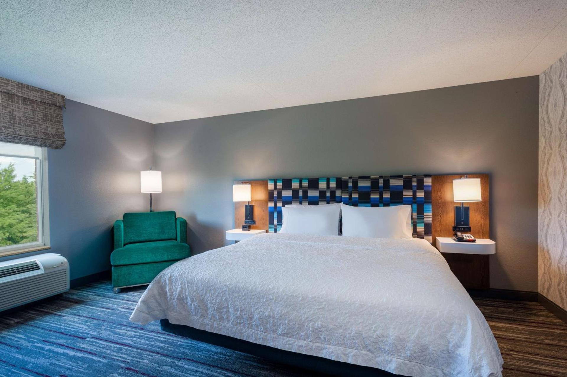 Hampton Inn & Suites Herndon-Reston photo 24