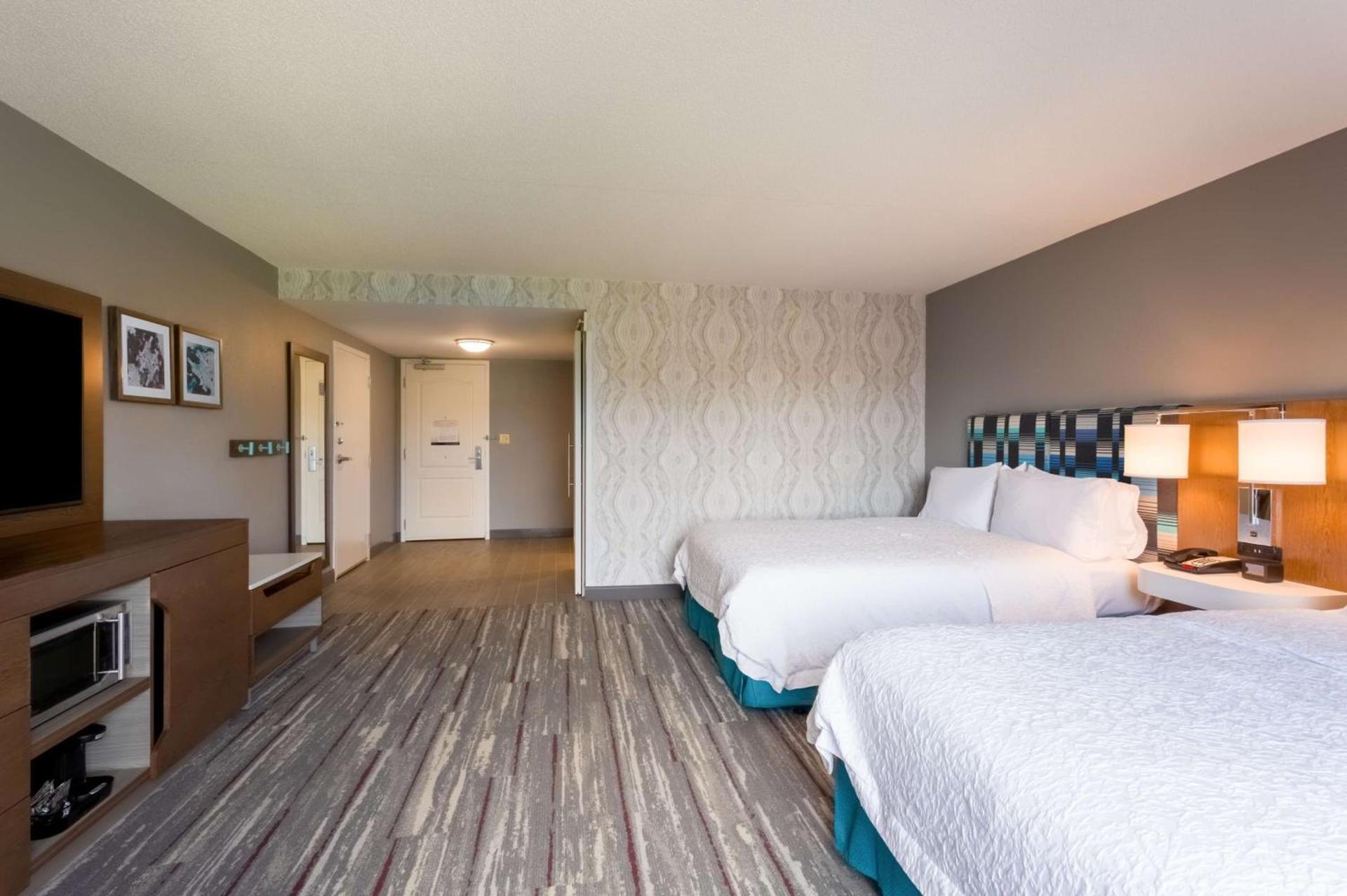 Hampton Inn & Suites Herndon-Reston photo 26