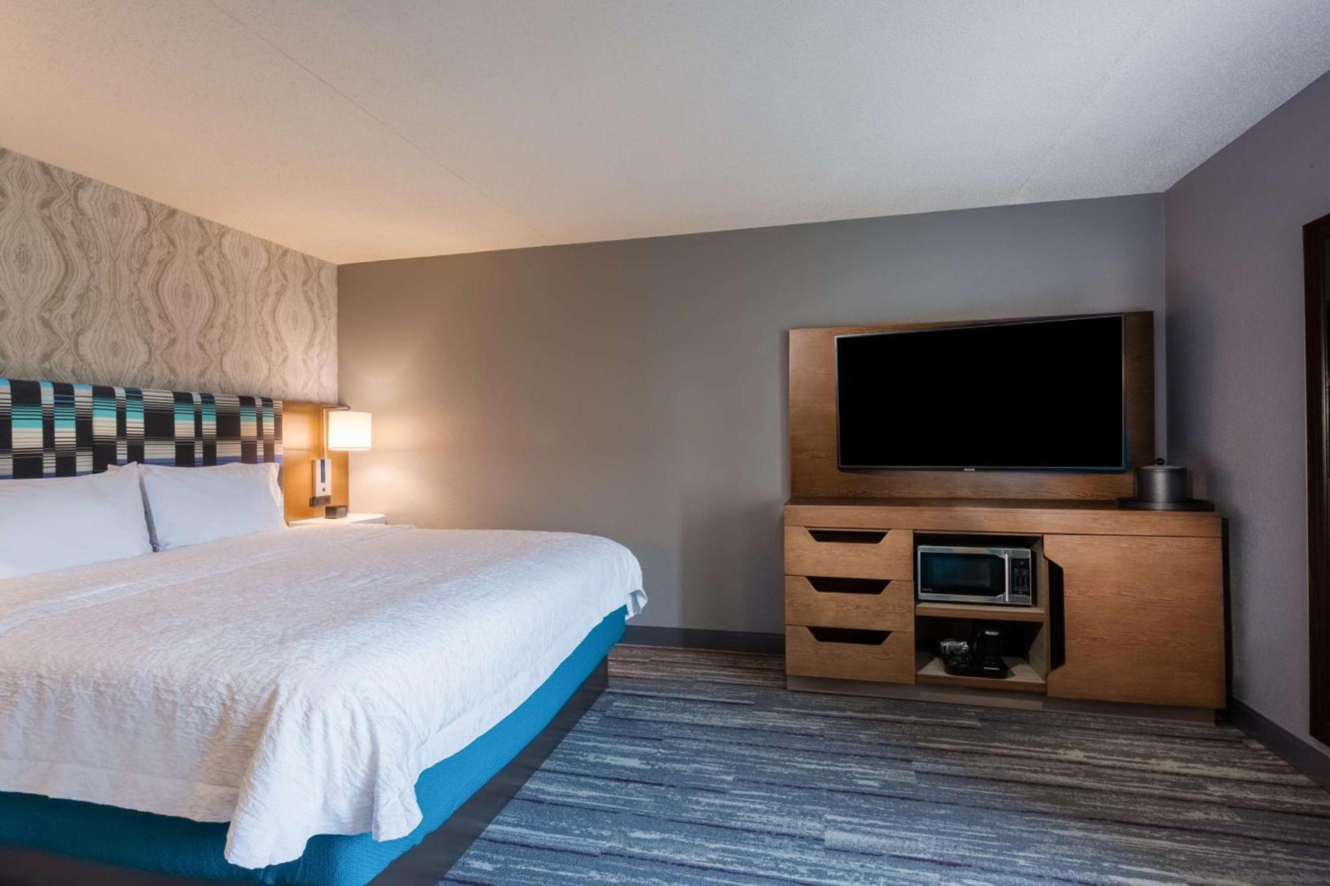 Hampton Inn & Suites Herndon-Reston photo 27
