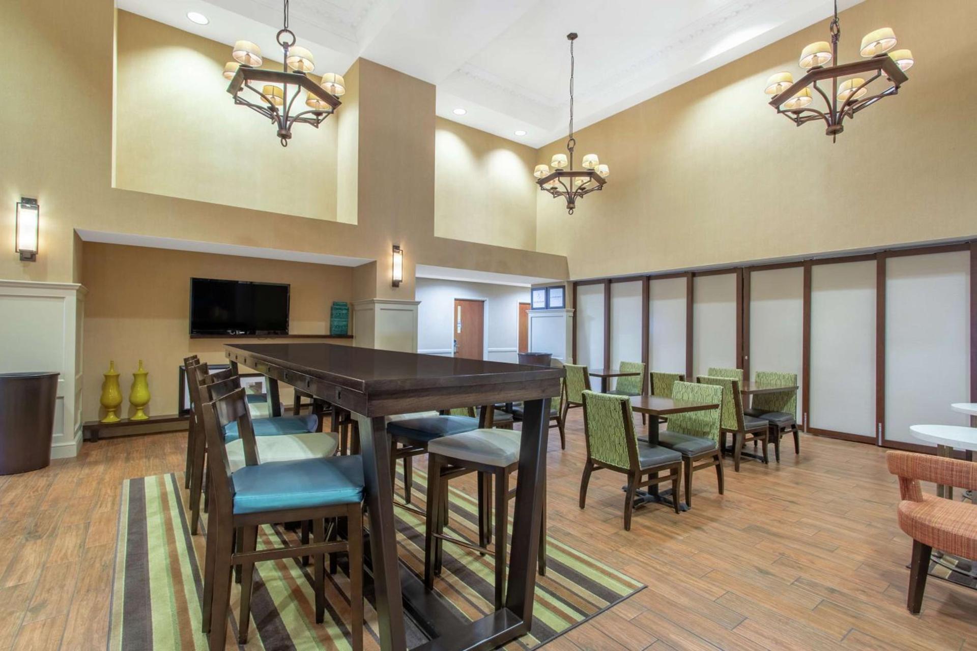 Hampton Inn & Suites Albany-Airport photo 17
