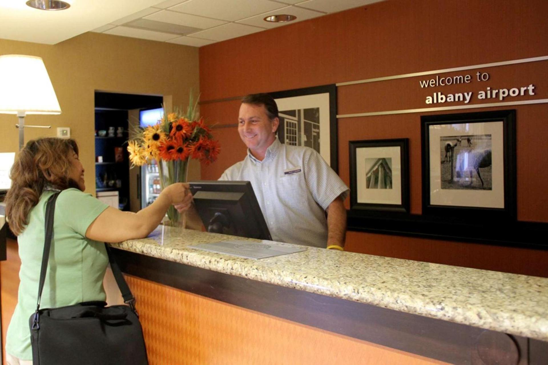 Hampton Inn & Suites Albany-Airport photo 2