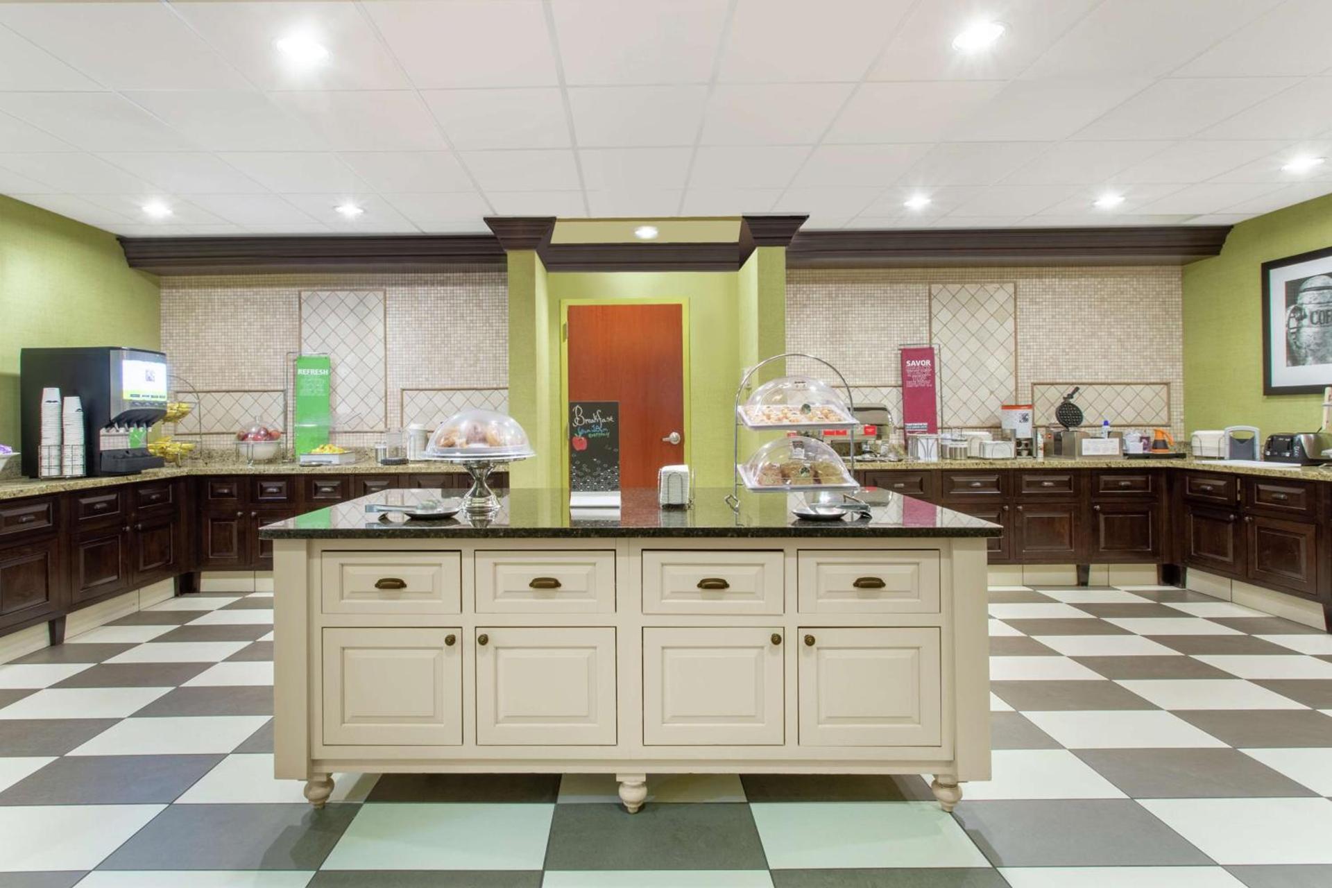 Hampton Inn & Suites Albany-Airport photo 10