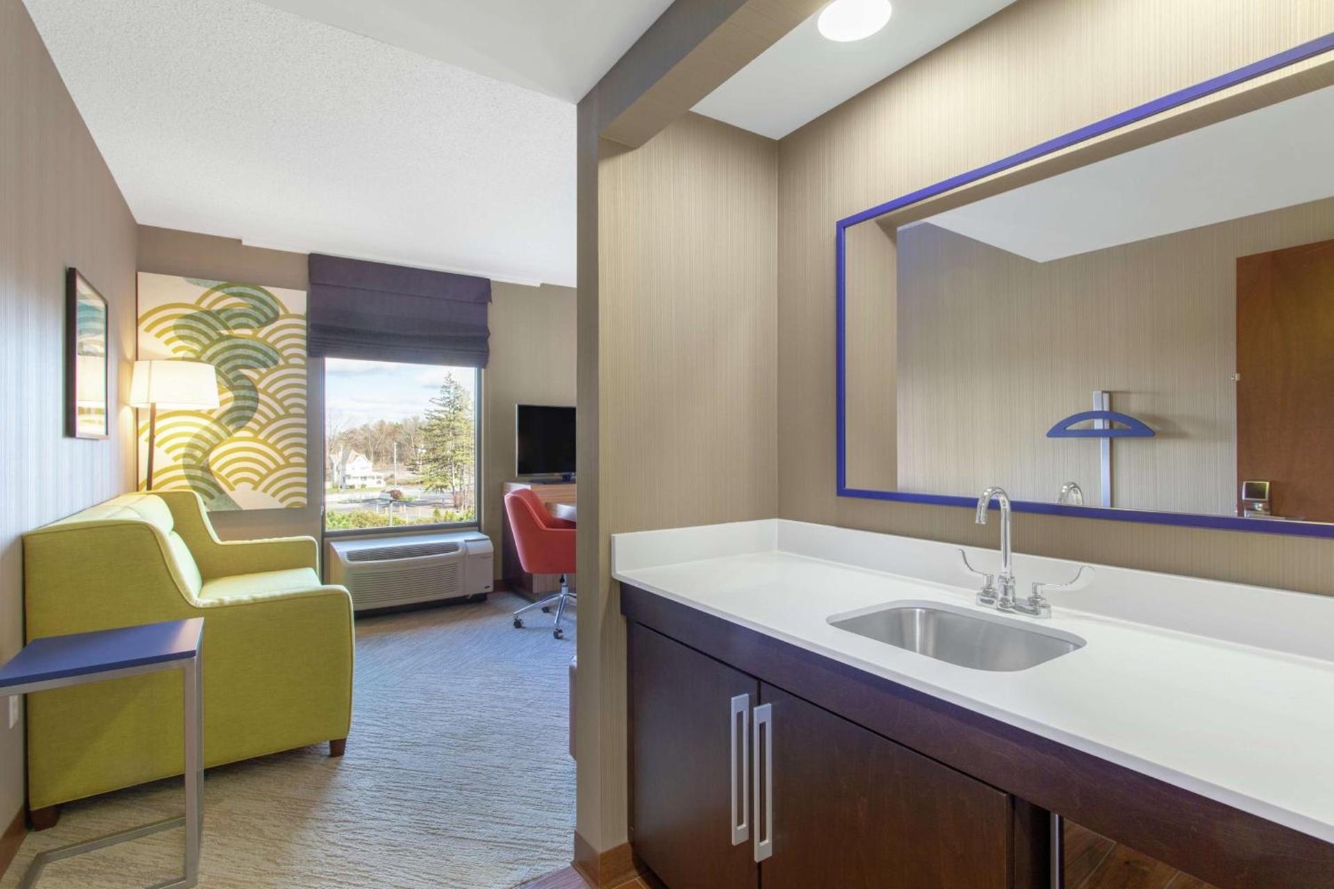 Hampton Inn & Suites Albany-Airport photo 20