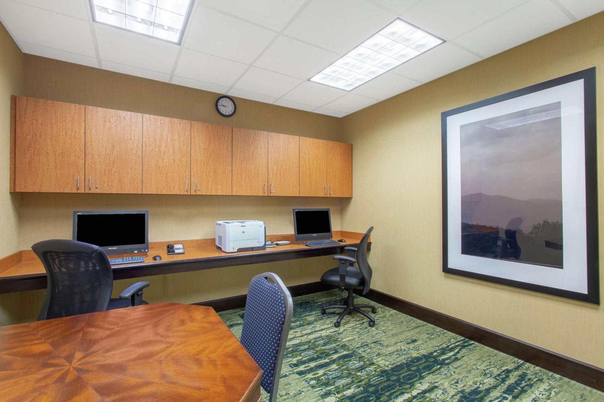 Hampton Inn & Suites Albany-Airport photo 12