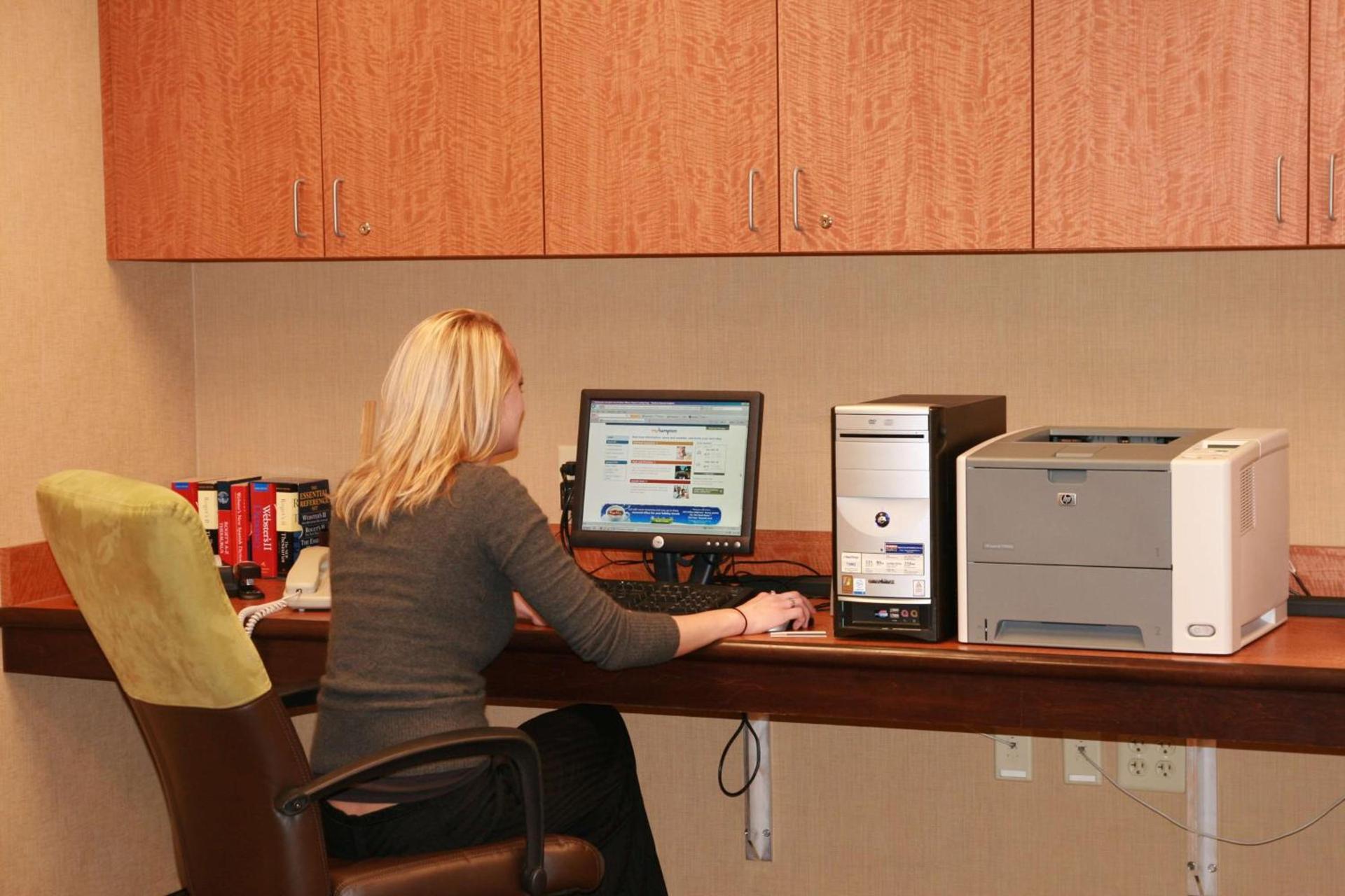 Hampton Inn & Suites Albany-Airport photo 8