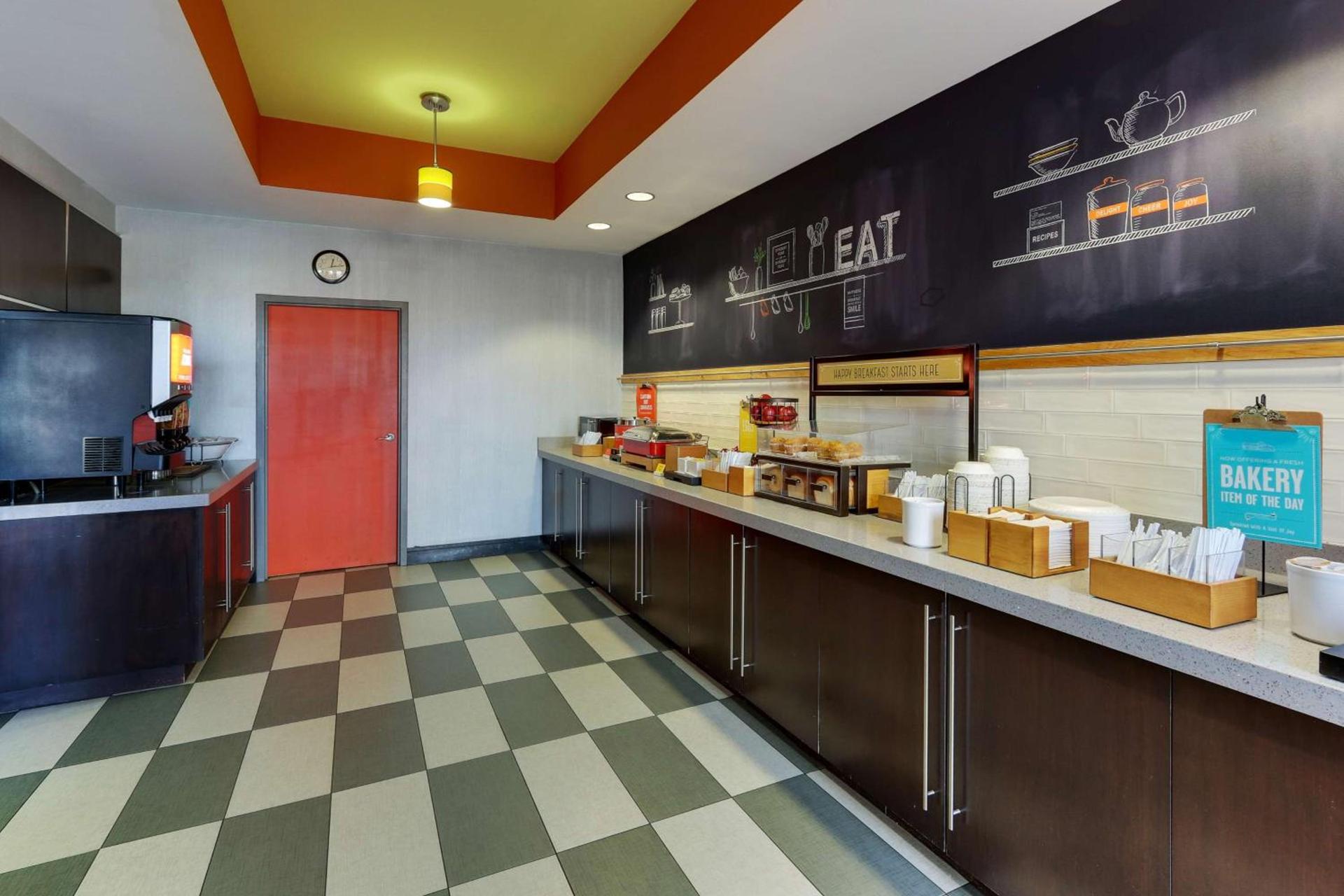 Hampton Inn Springfield photo 7