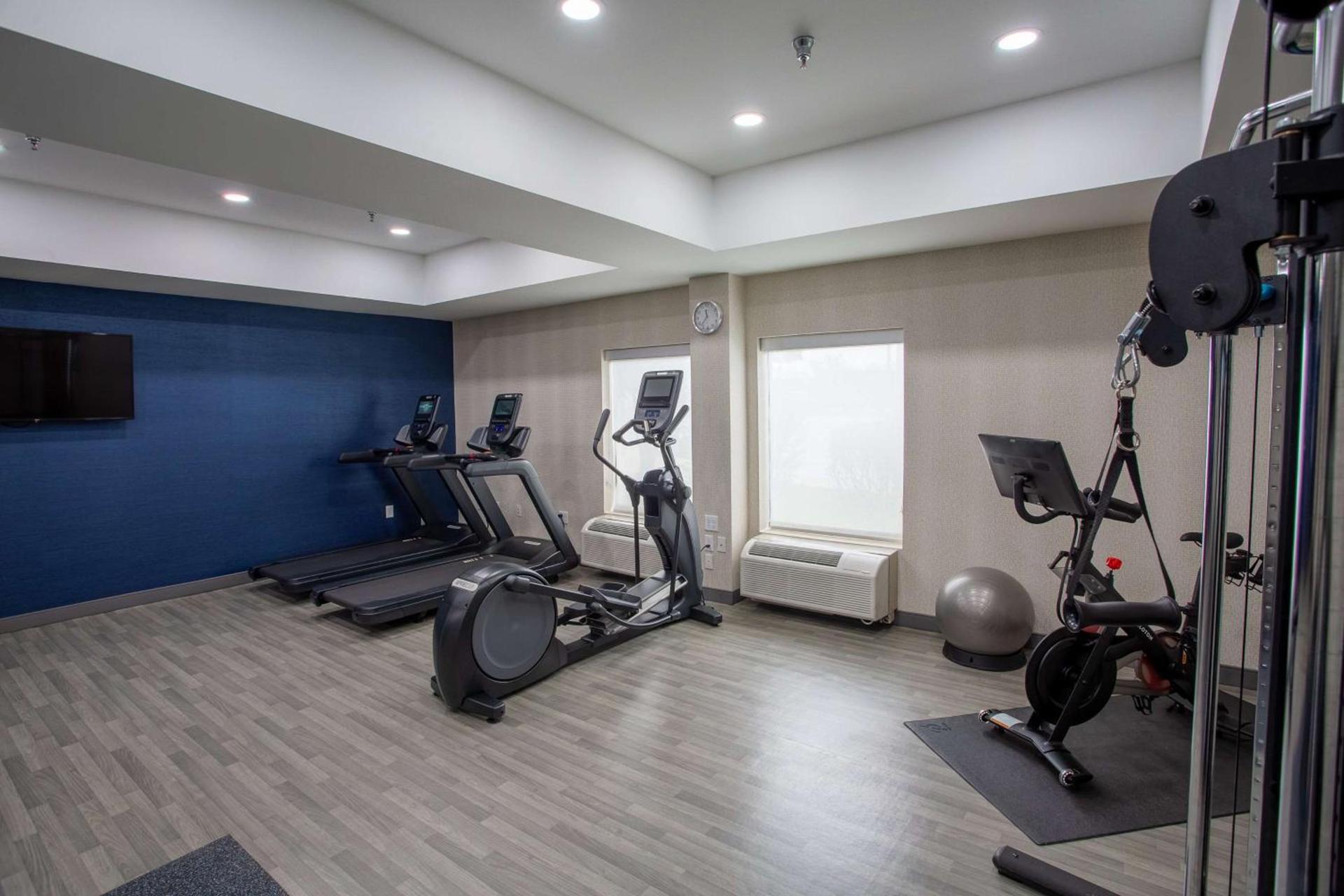 Hampton Inn Springfield photo 10