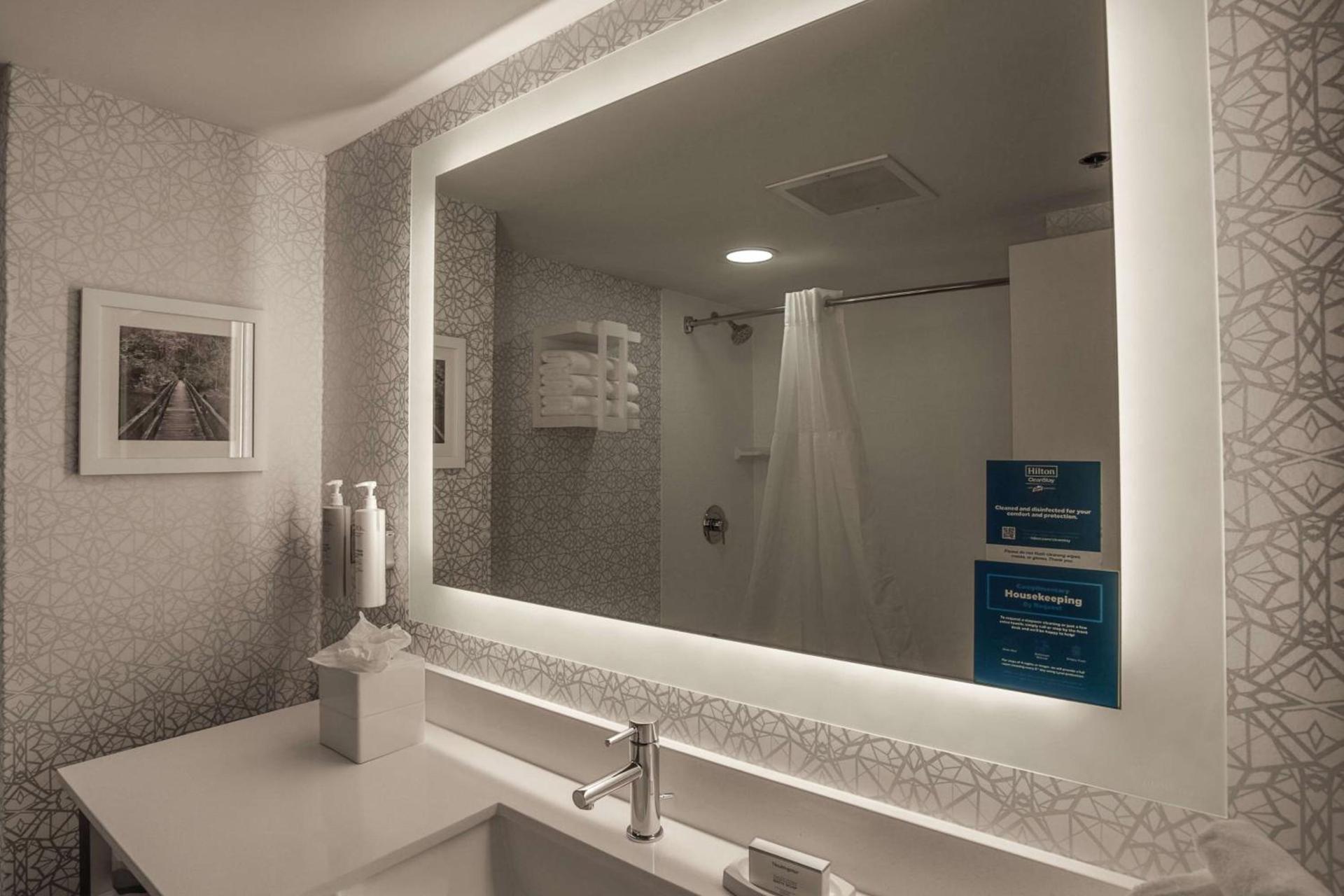 Hampton Inn Springfield photo 16