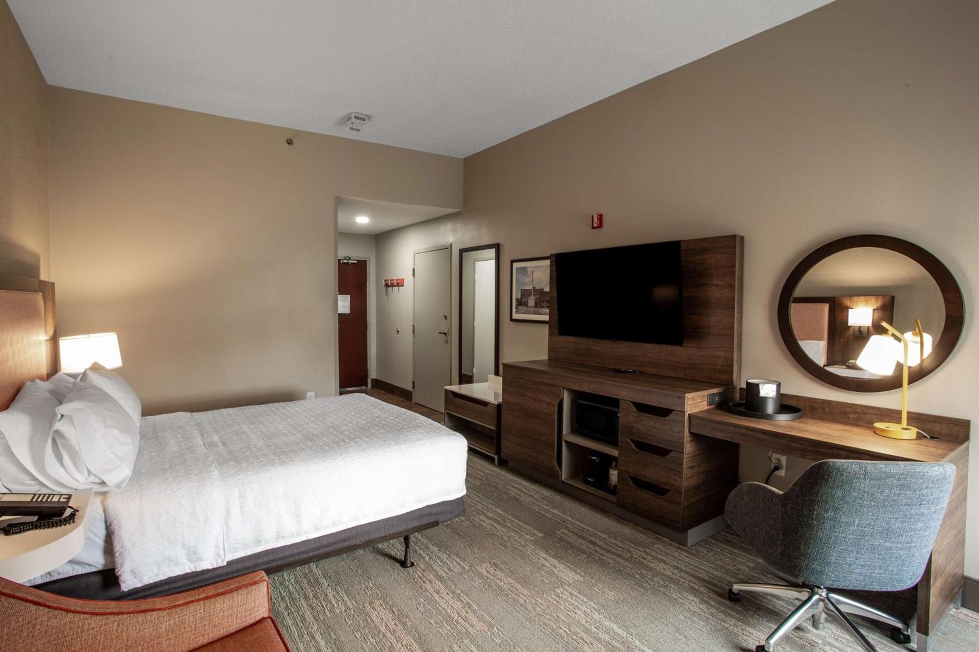 Hampton Inn Springfield photo 15